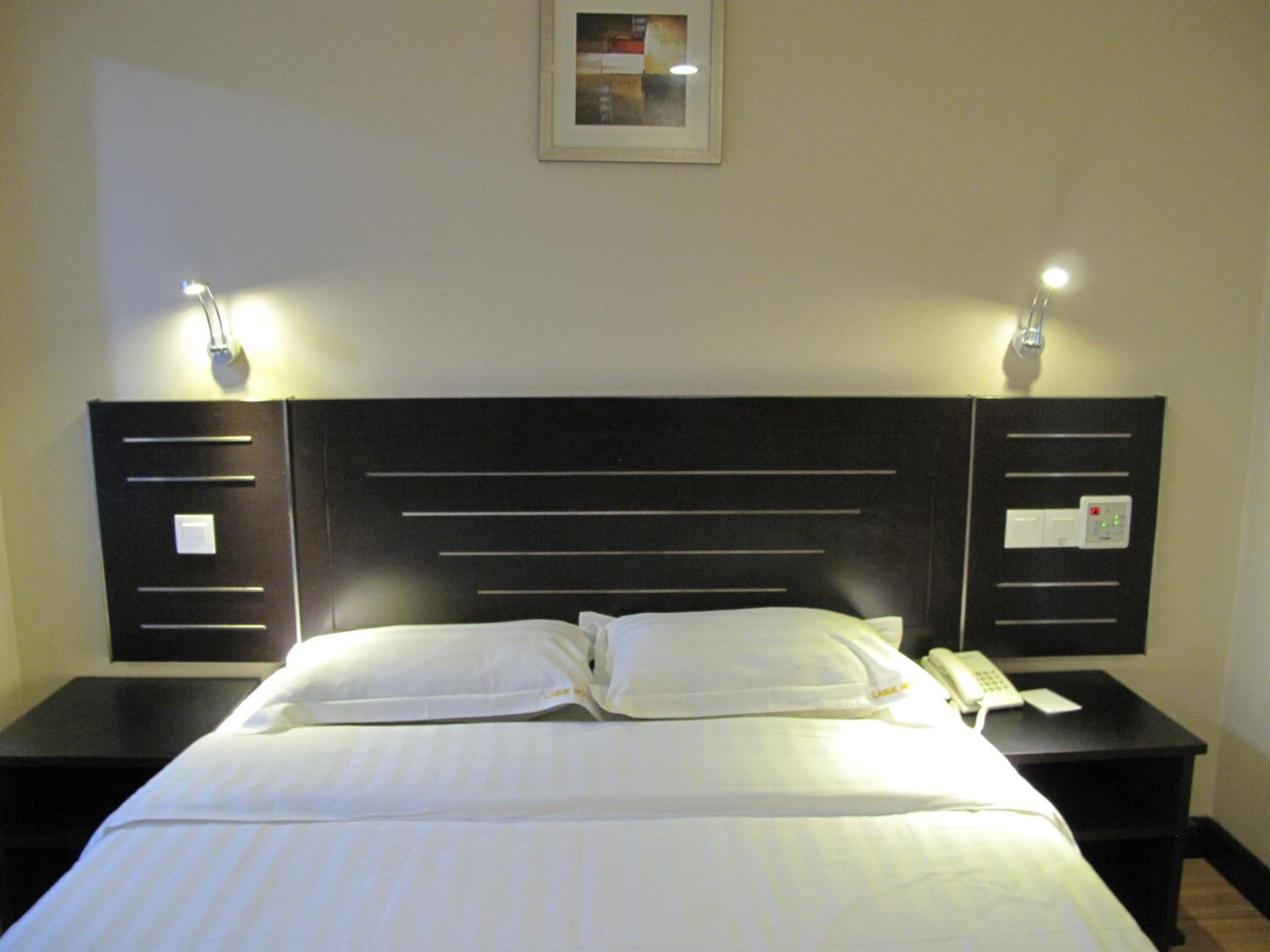 Standard Queen Room photo 3