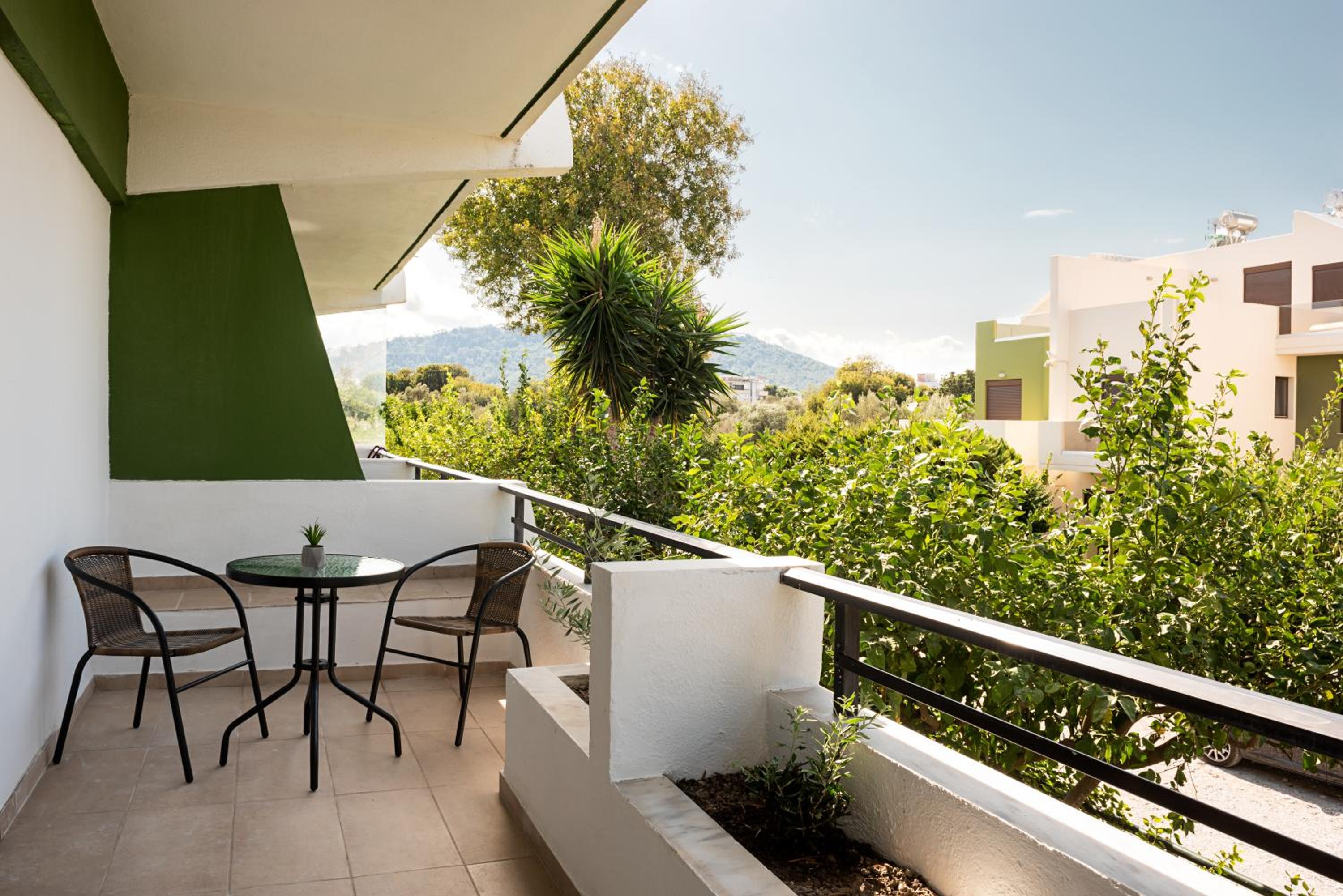 Junior Suite with Garden View - Photo 15
