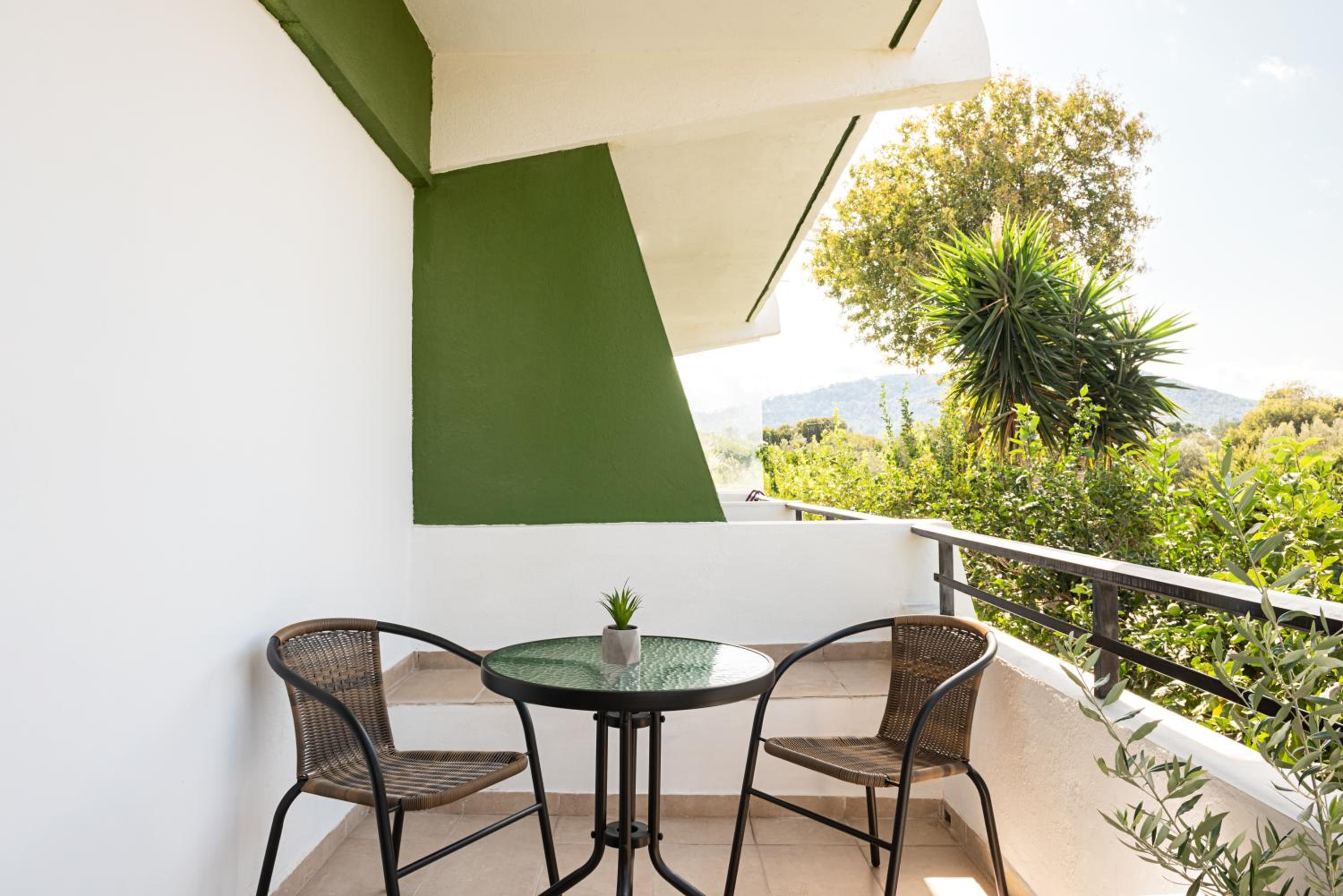 Junior Suite with Garden View - Photo 14