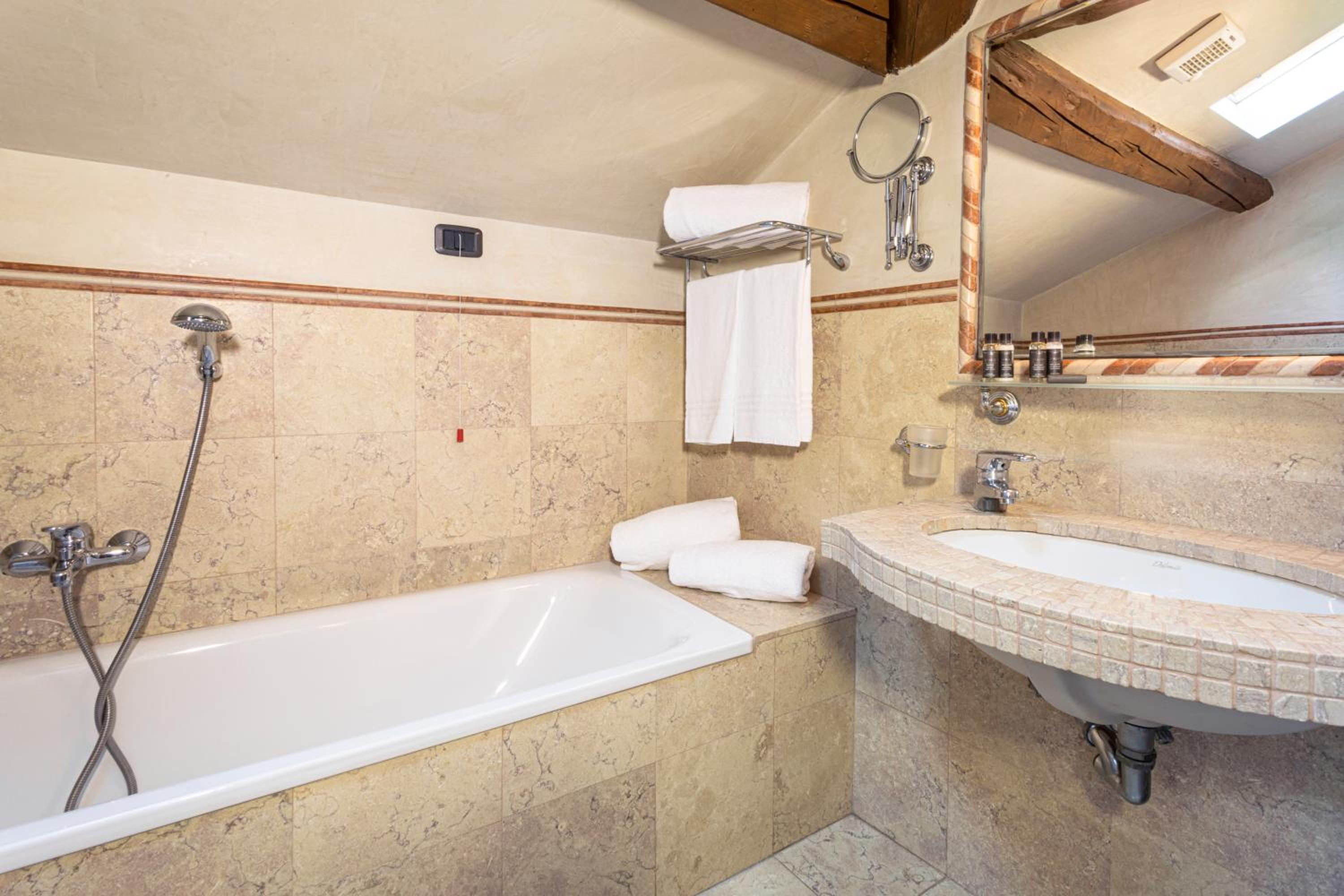 Superior Double or Twin Room with Terrace photo 3