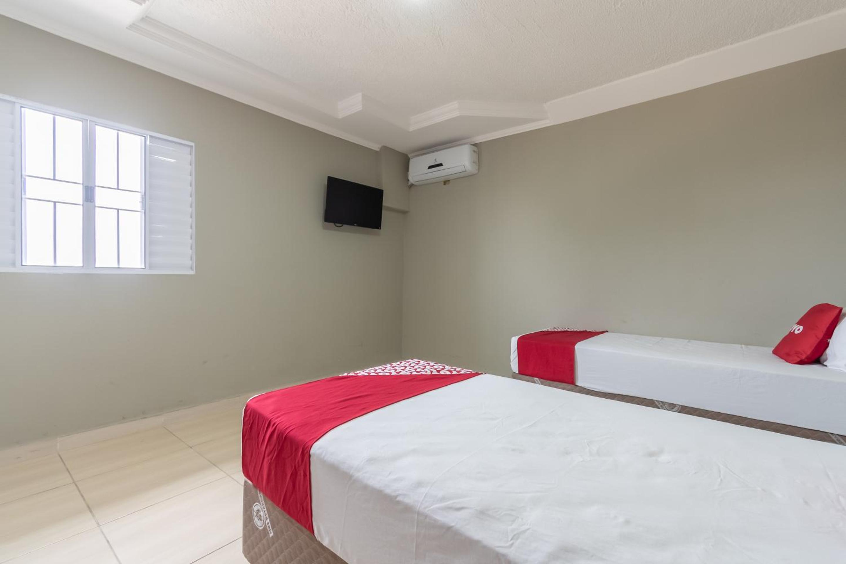Twin Room - Photo 9