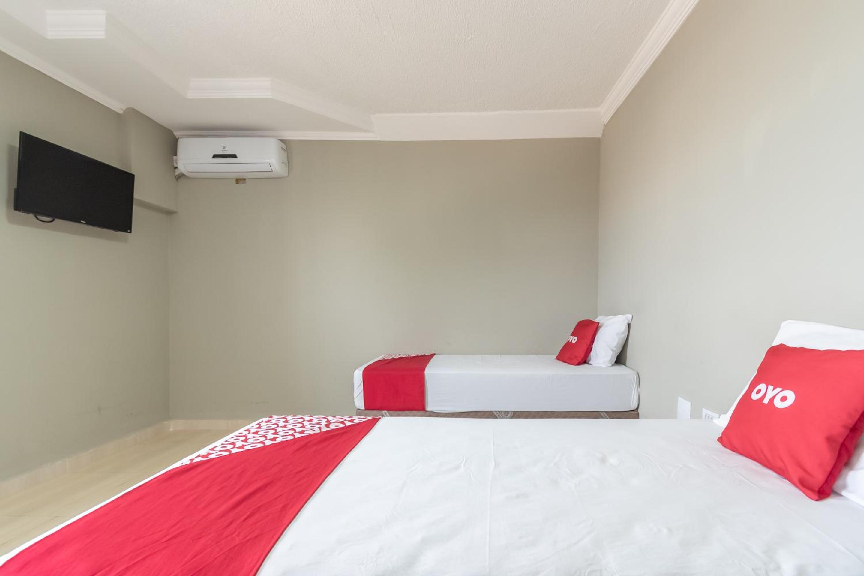 Twin Room - Photo 8