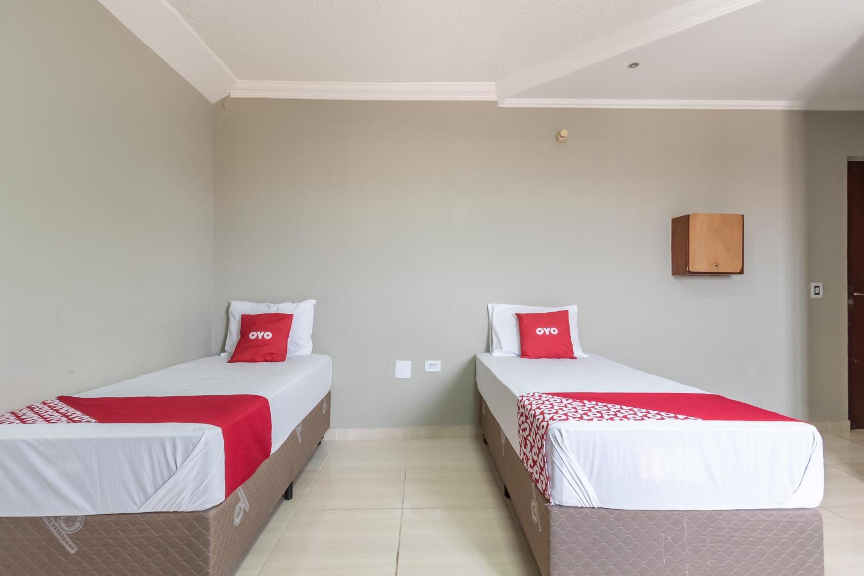 Twin Room - Photo 7