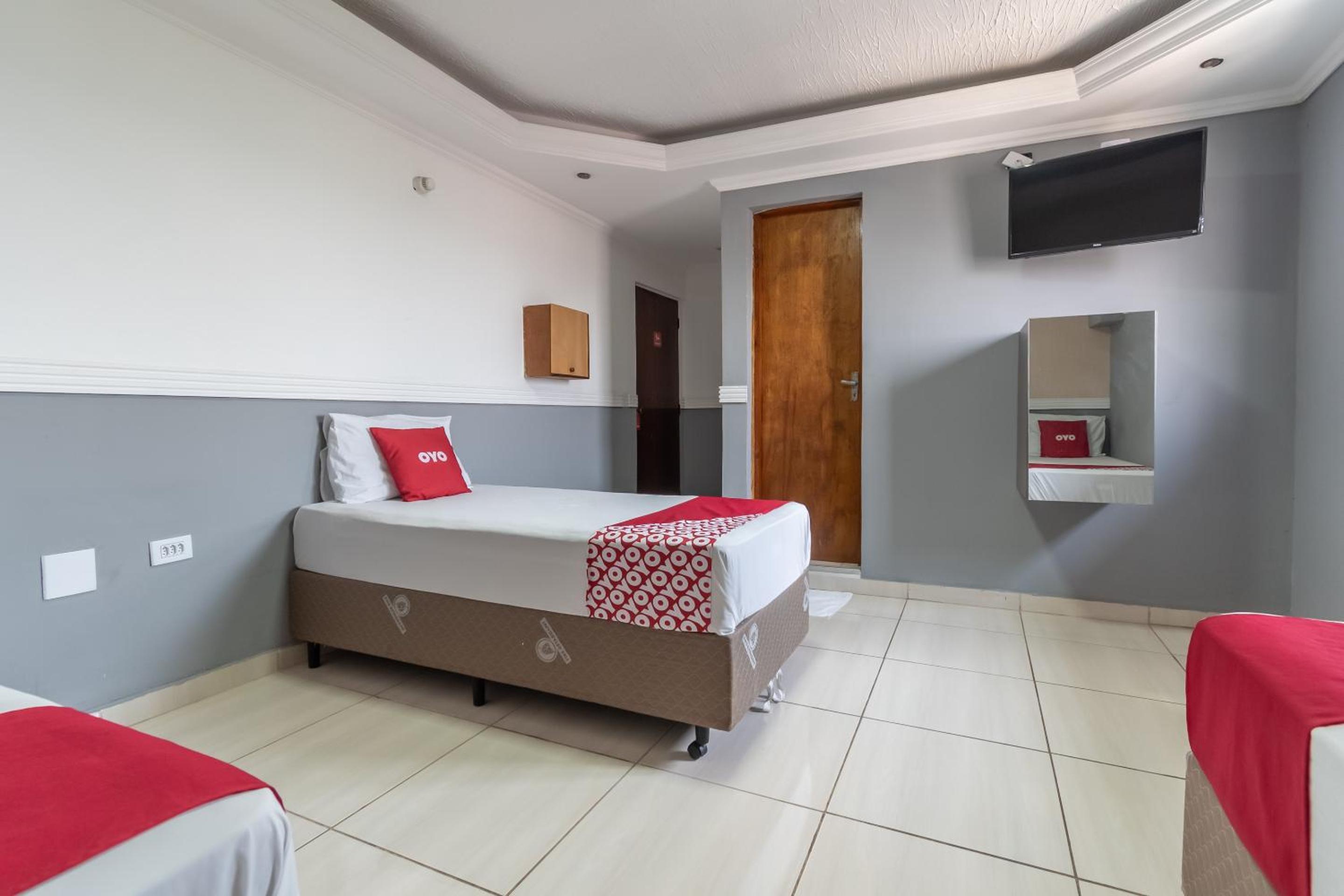 Triple Room (3 Single beds) - Photo 9
