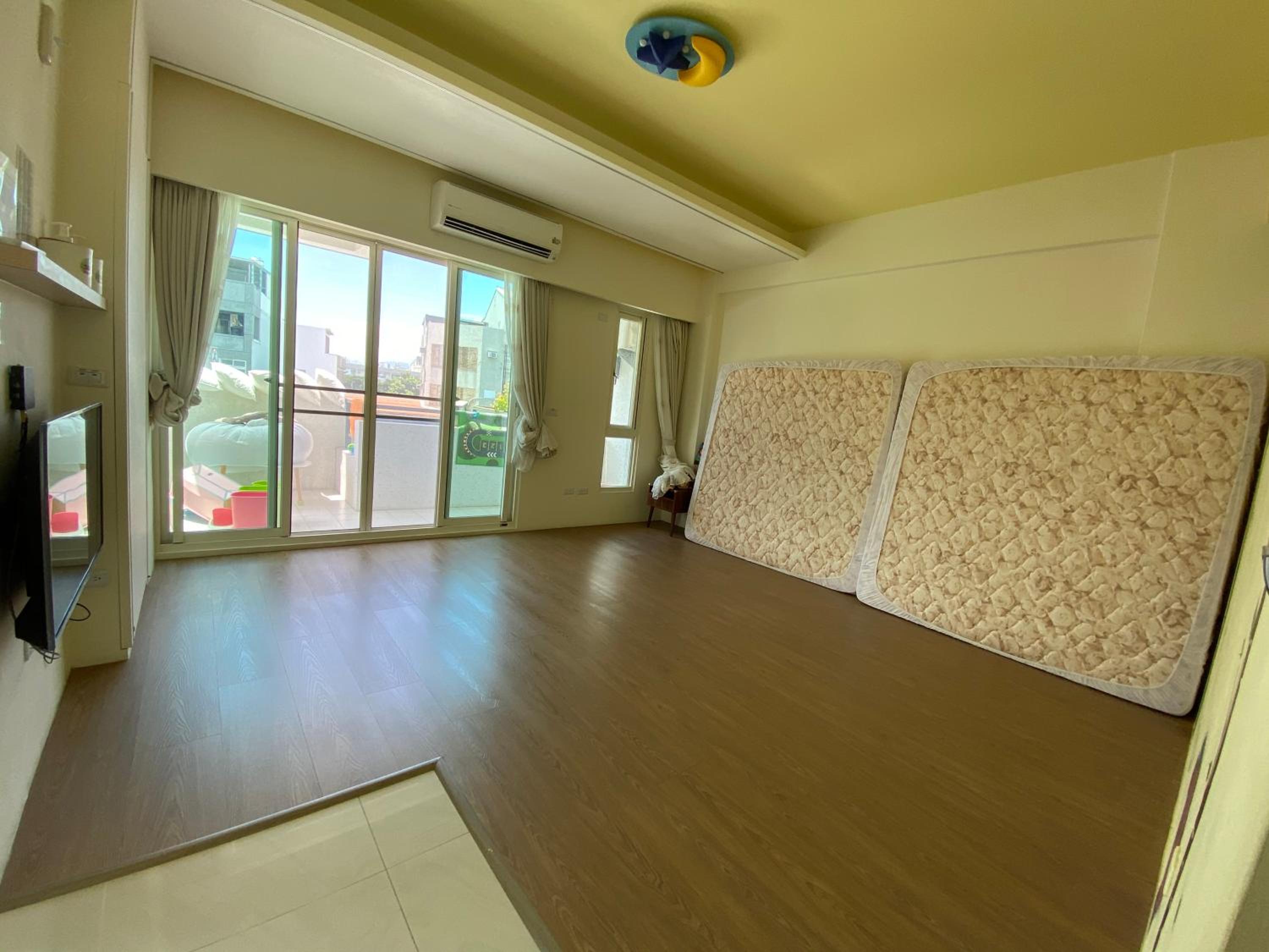 Family Room with Balcony photo 1