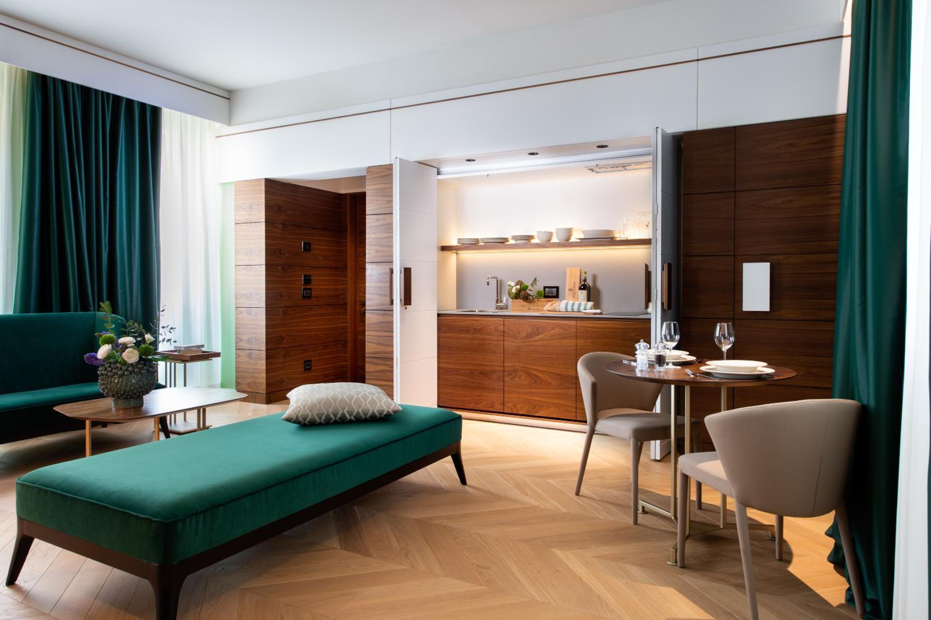 Deluxe Apartment thumbnail 5