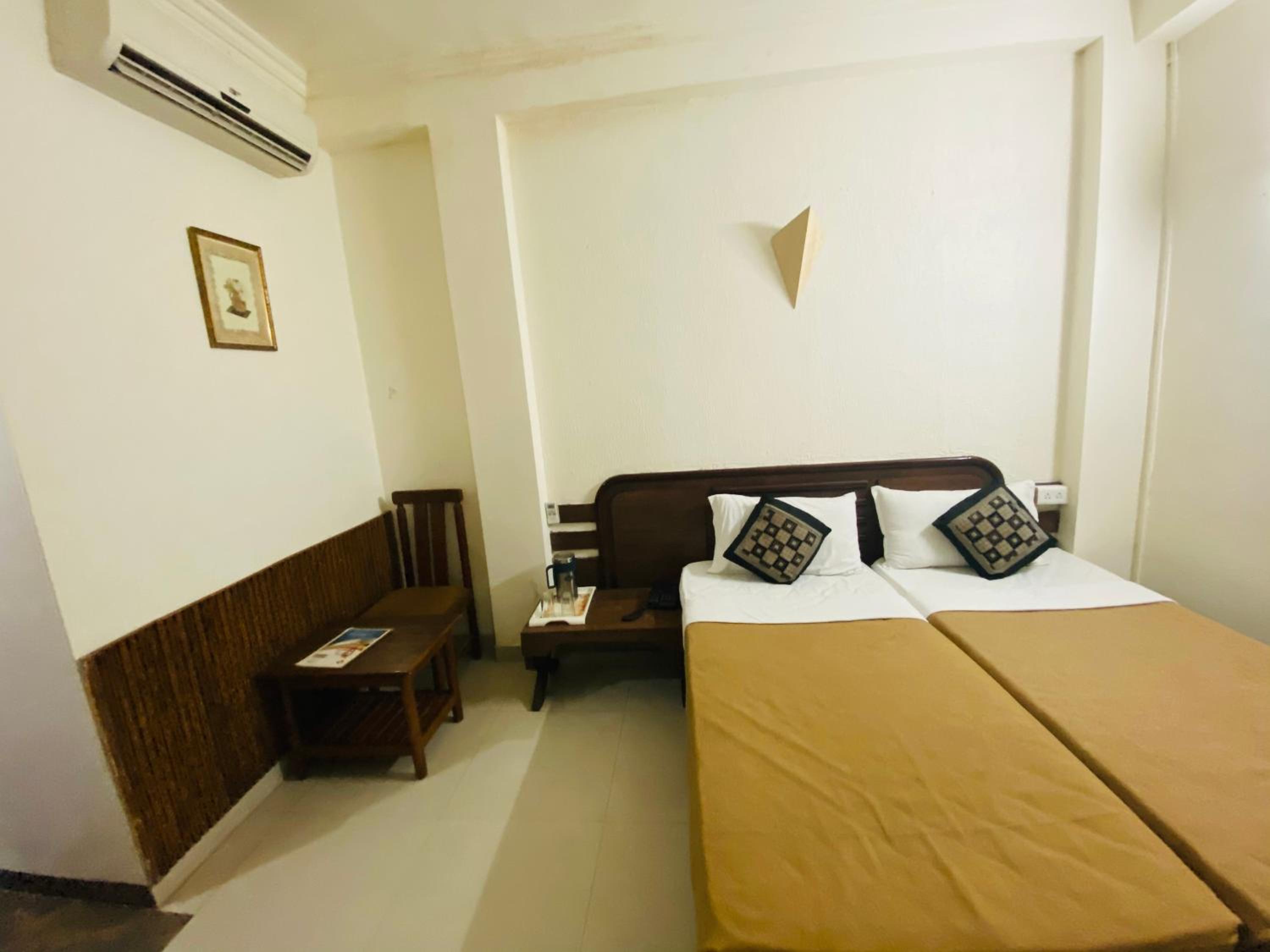 Deluxe Double or Twin Room - Photo 5
