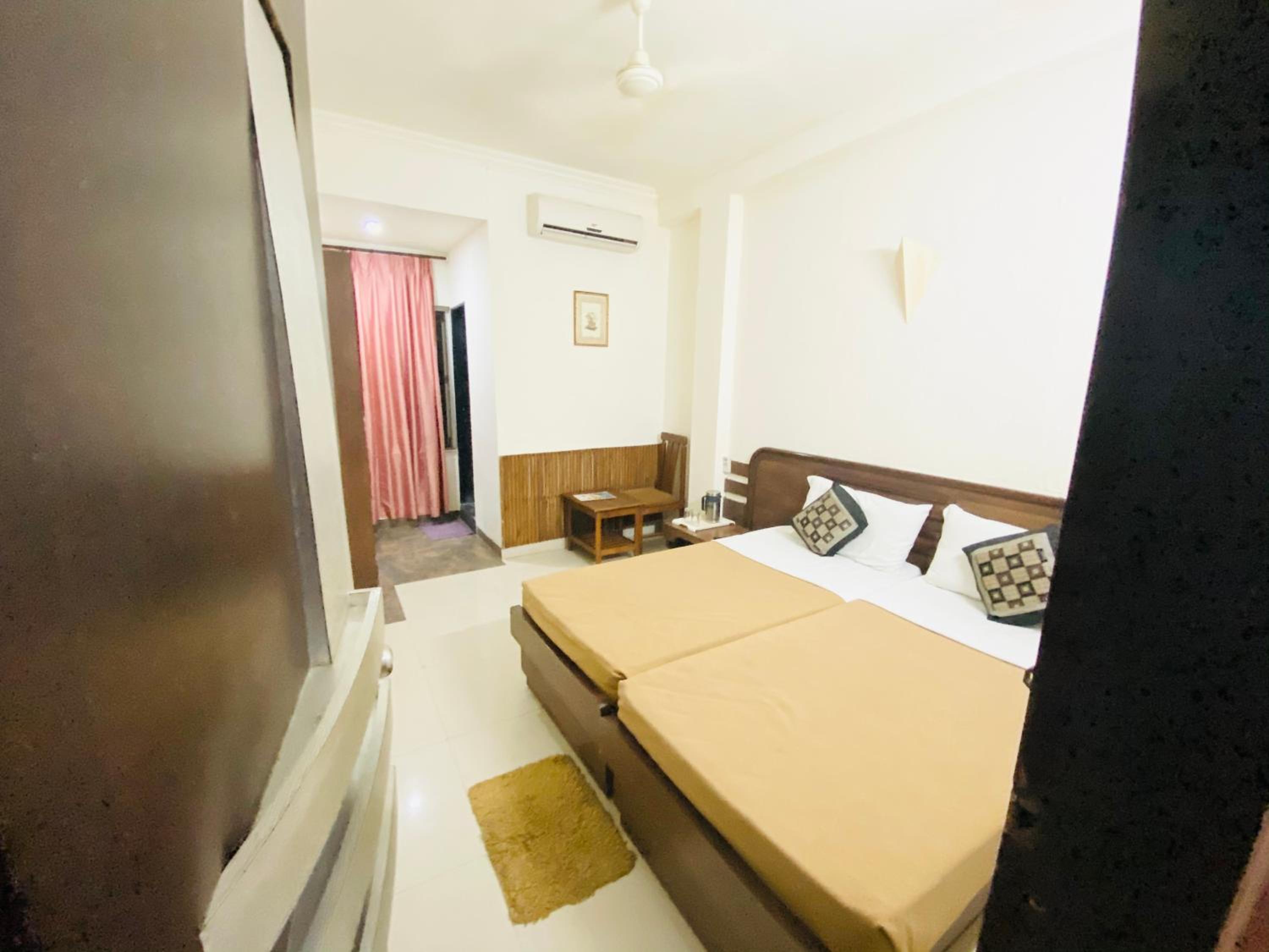 Deluxe Double or Twin Room - Photo 3