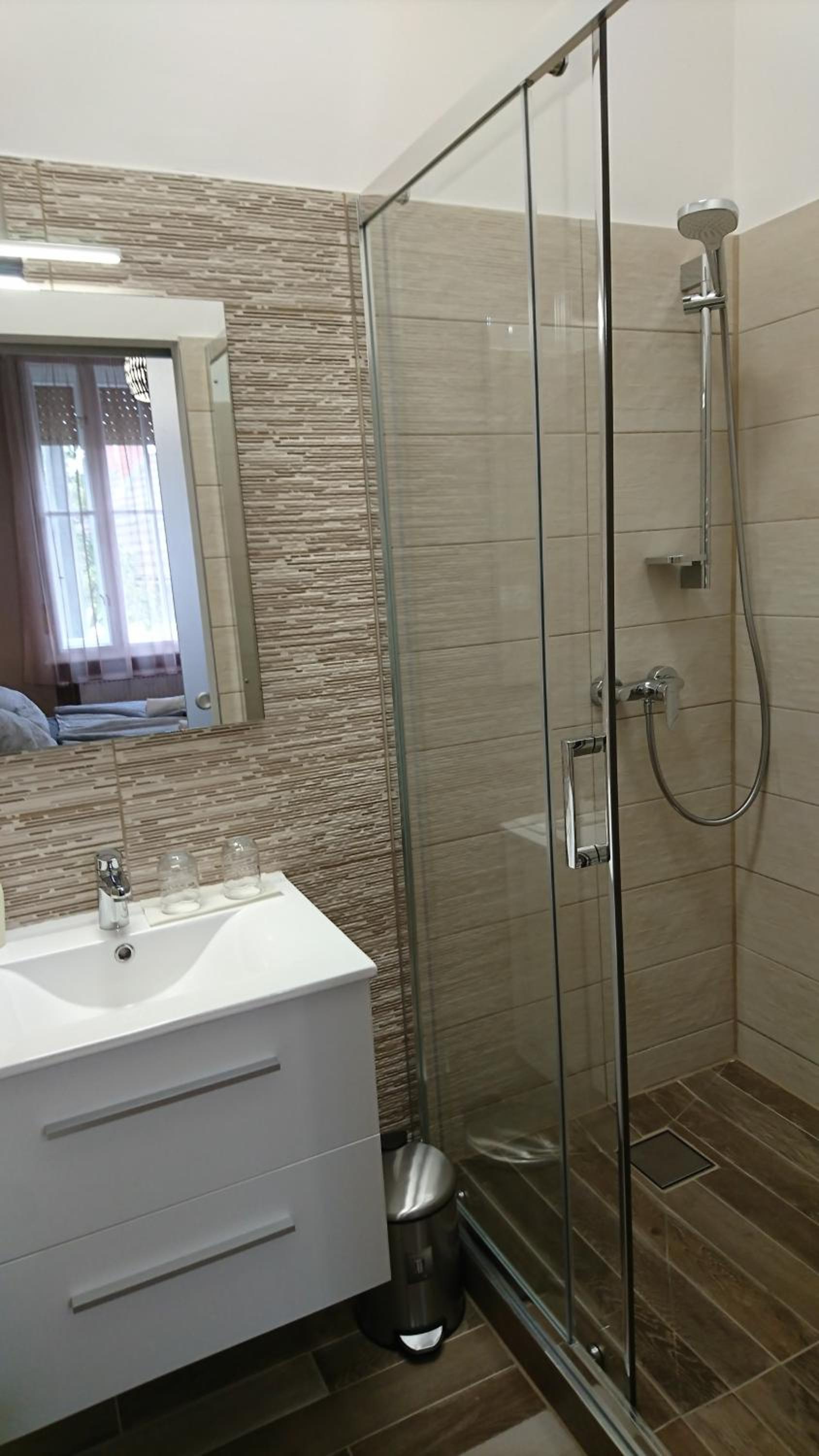 Double Room - Photo 3