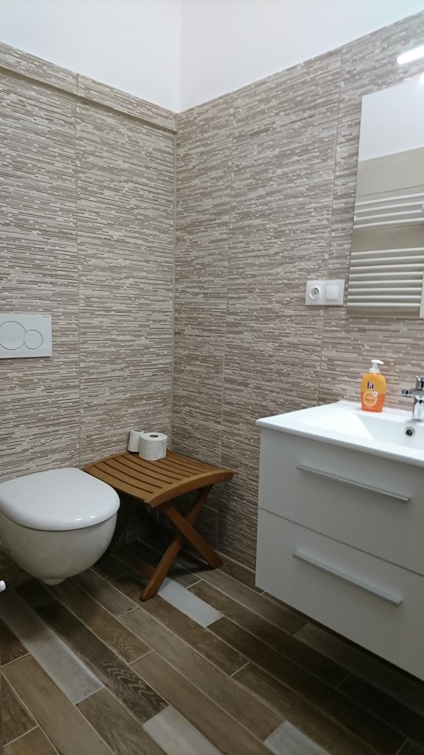 Double Room with Balcony - Photo 3