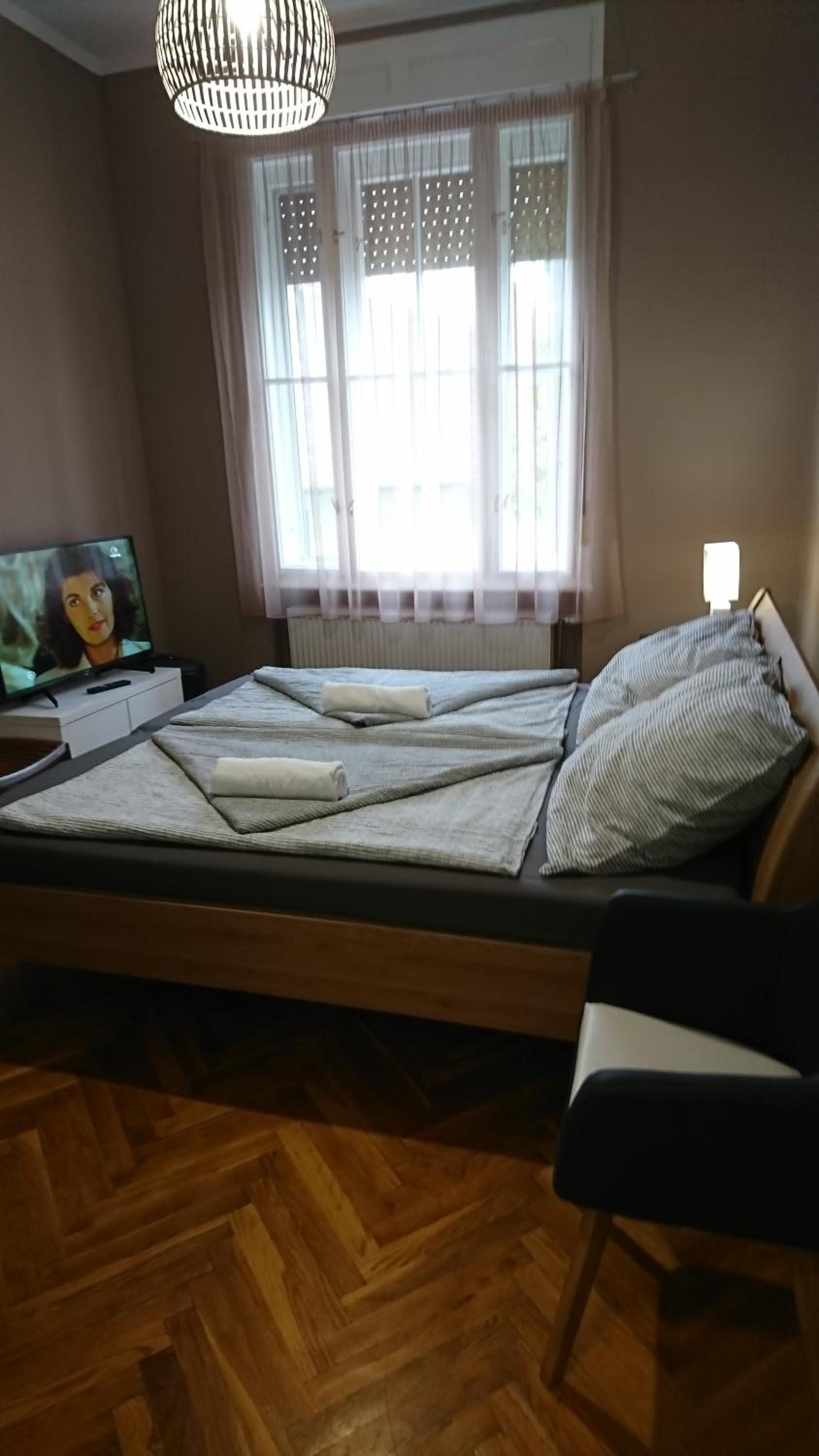 Double Room - Photo 2