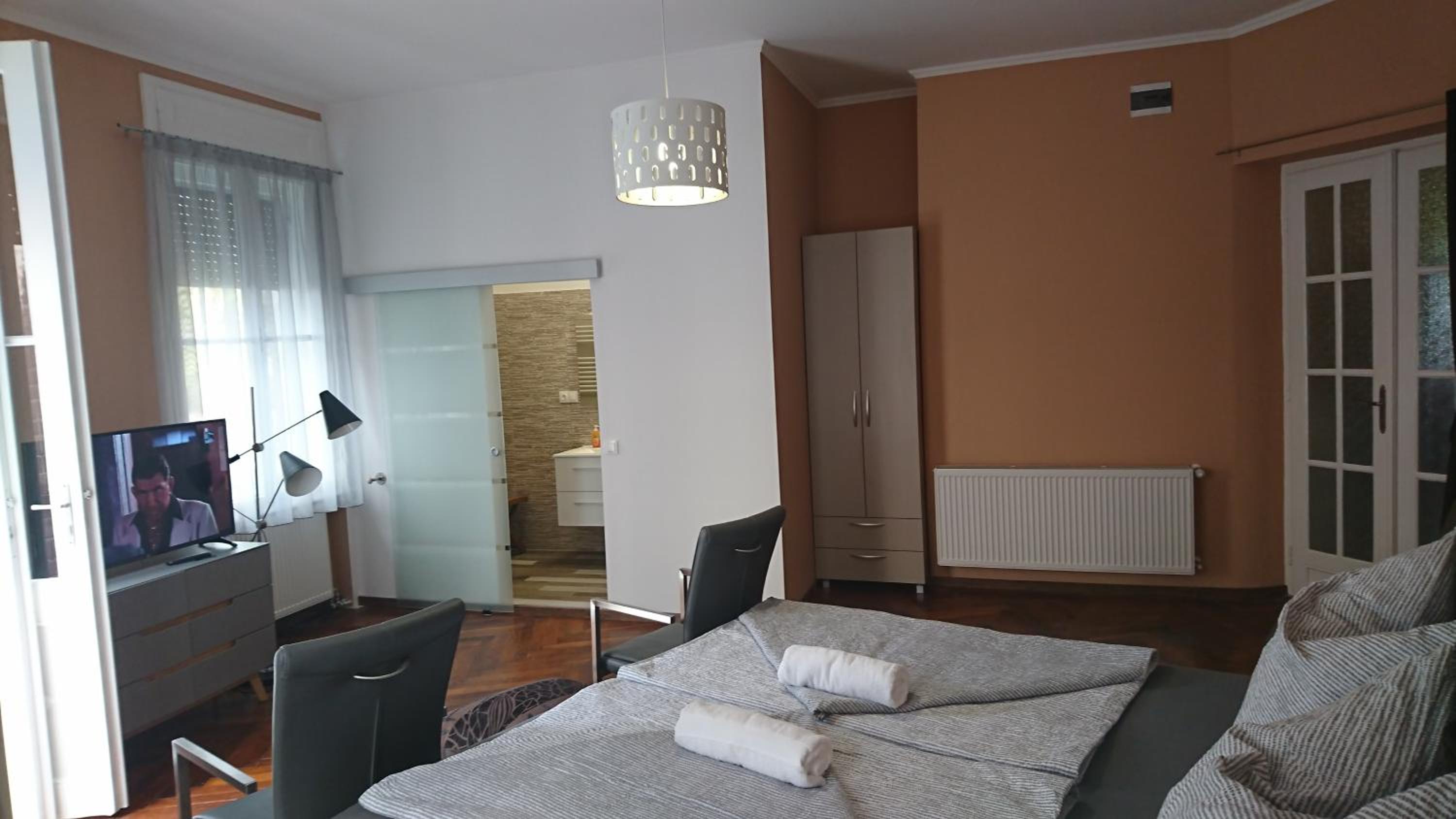 Double Room with Balcony - Photo 4