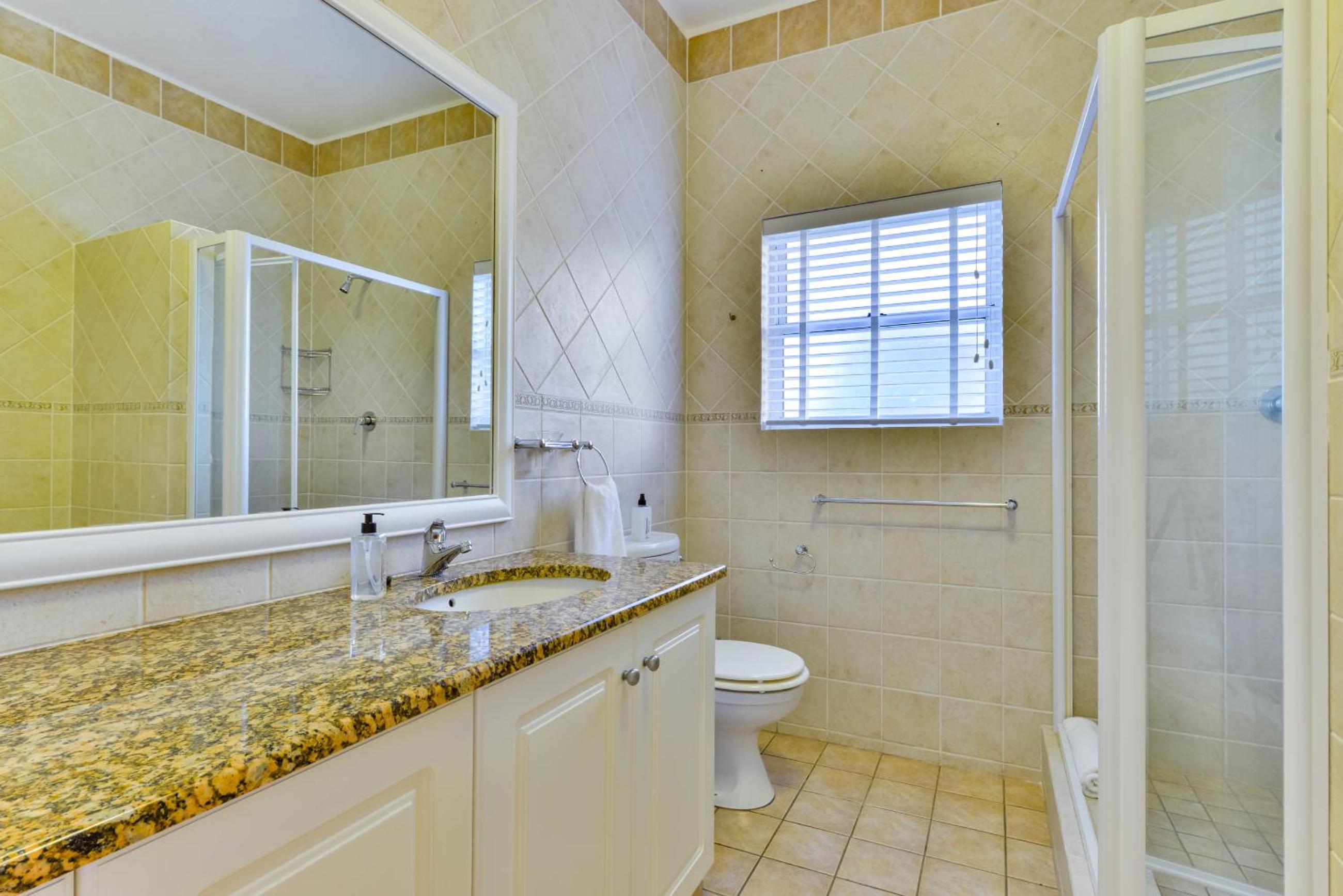 Deluxe King Room photo 2