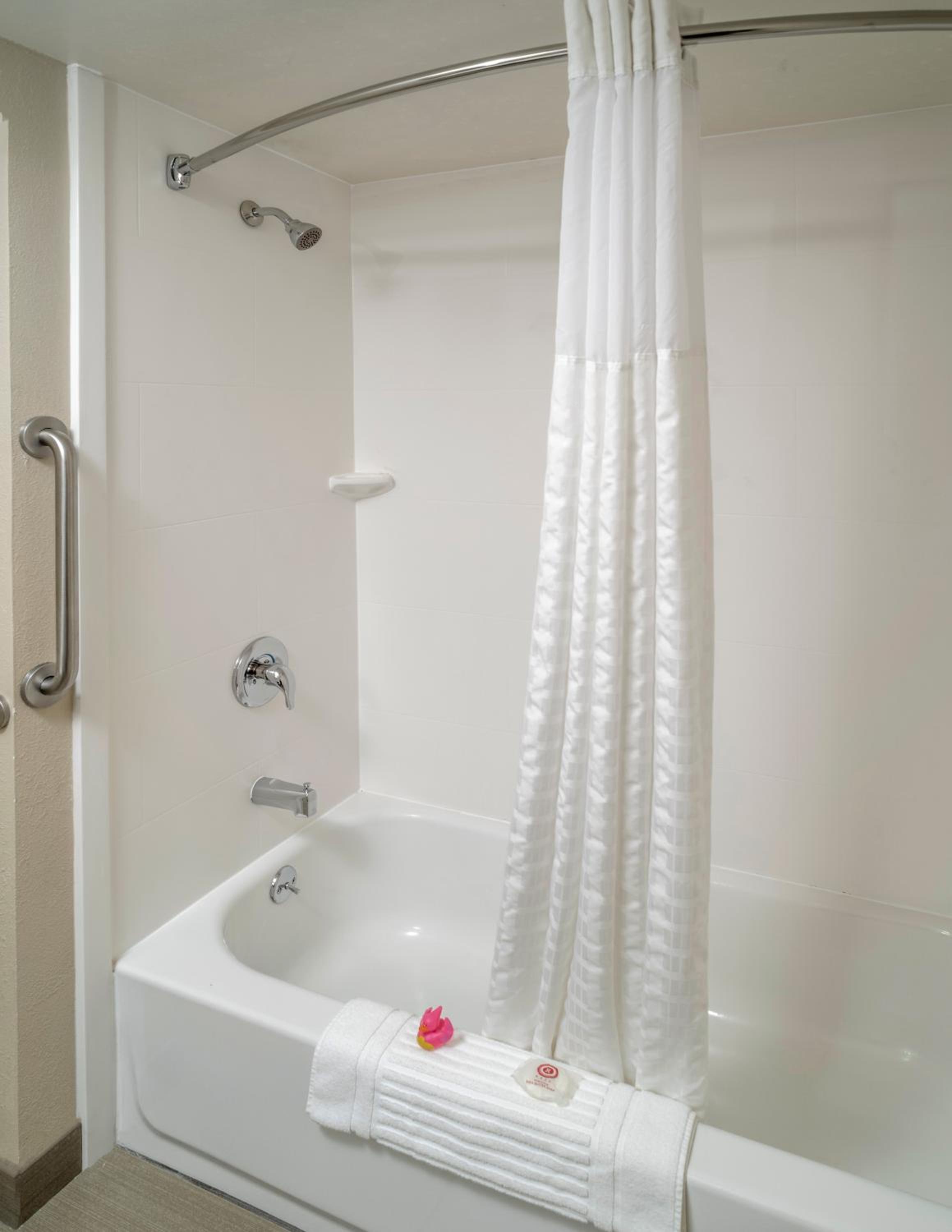 Double Suite with Two Double Beds - Accessible/Non-Smoking photo 2