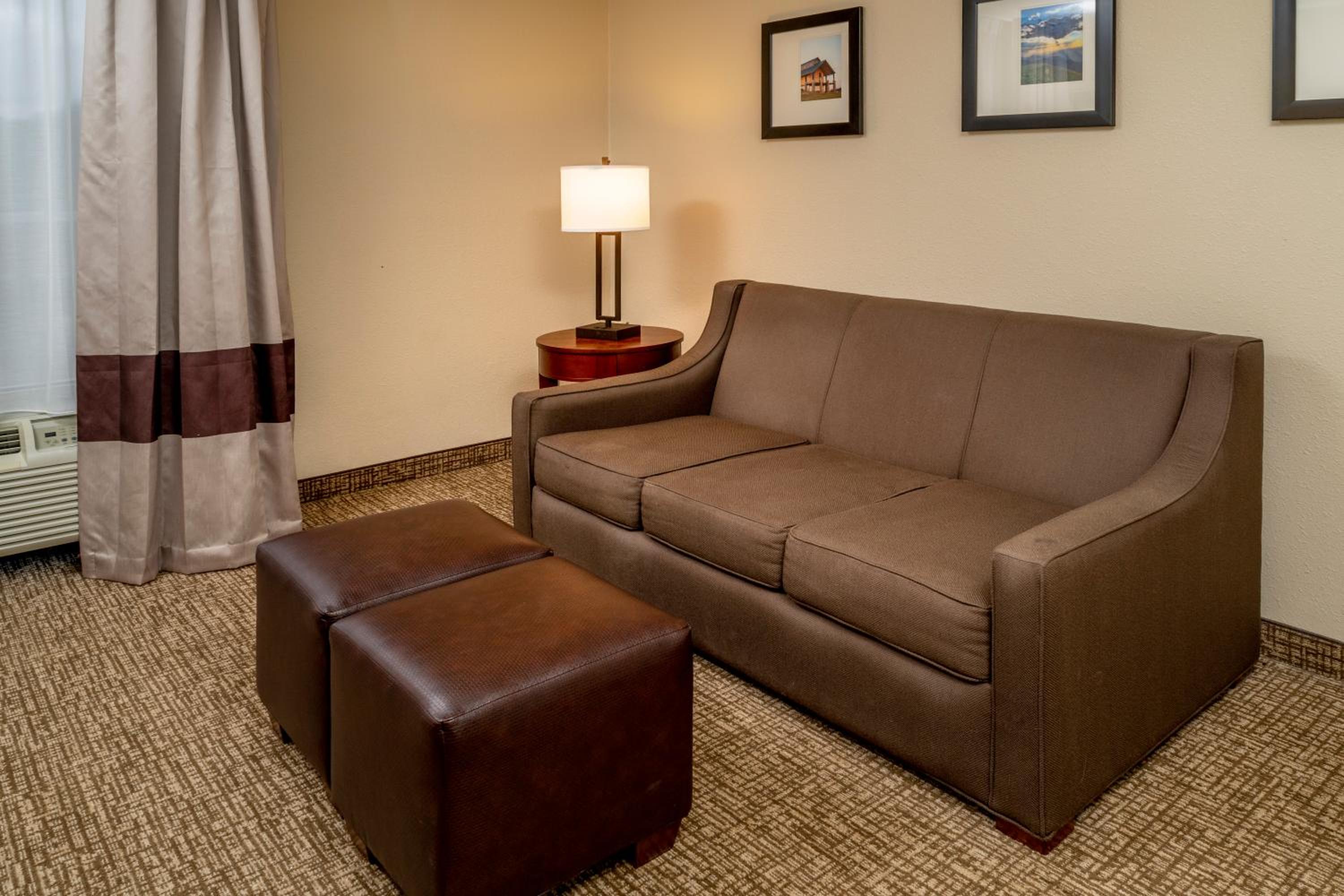 Double Suite with Two Double Beds - Accessible/Non-Smoking photo 3