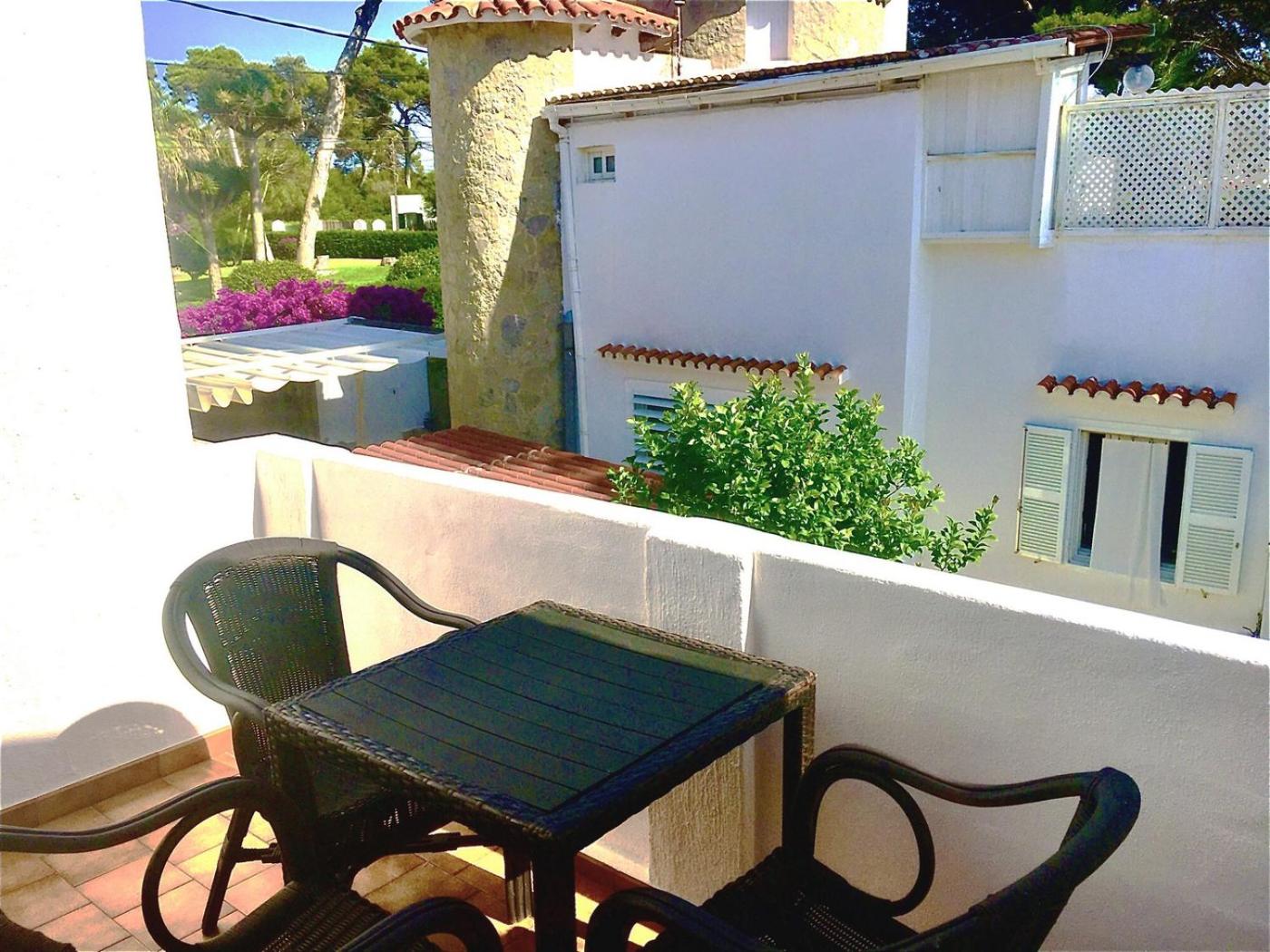 Apartment with Terrace - Photo 14