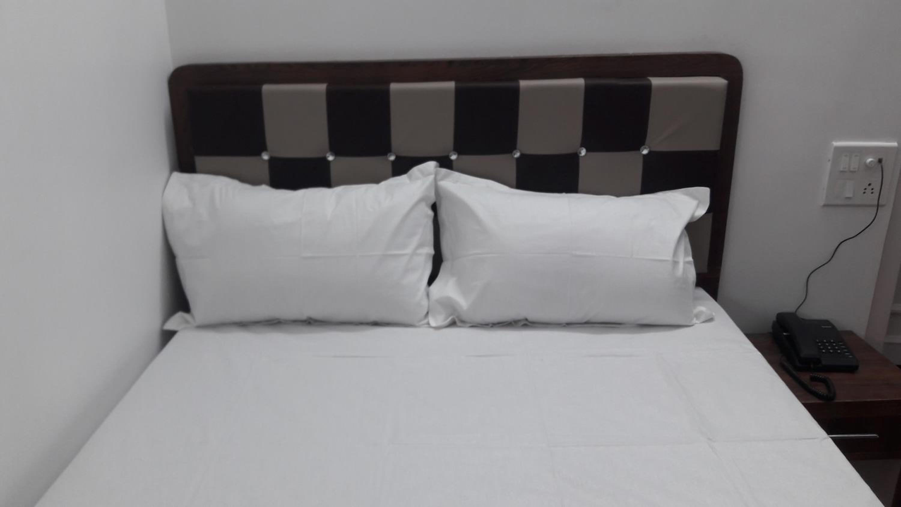 Budget Double Room photo 2
