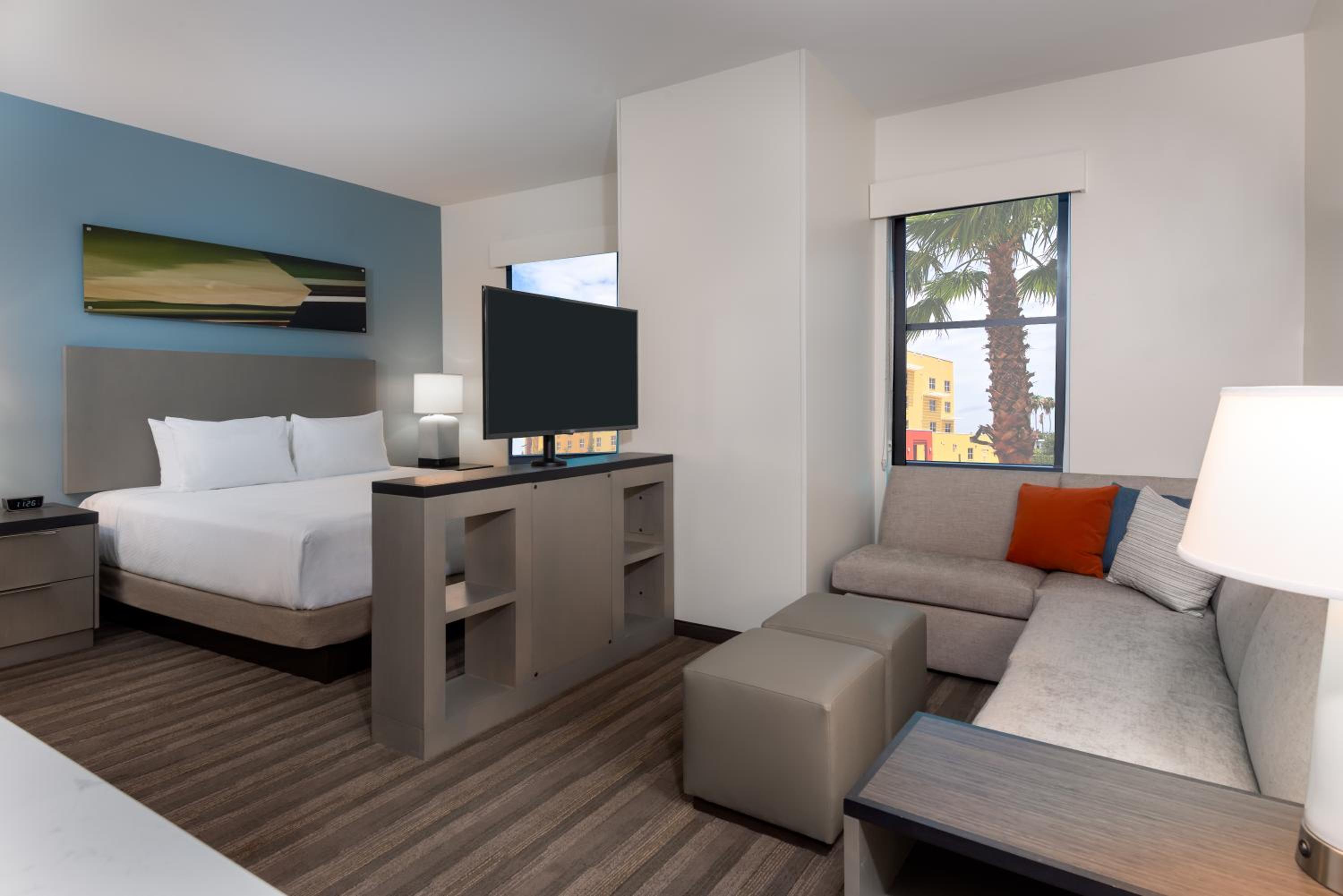 King Studio Suite with Kitchen and Sofa Bed - Photo 6