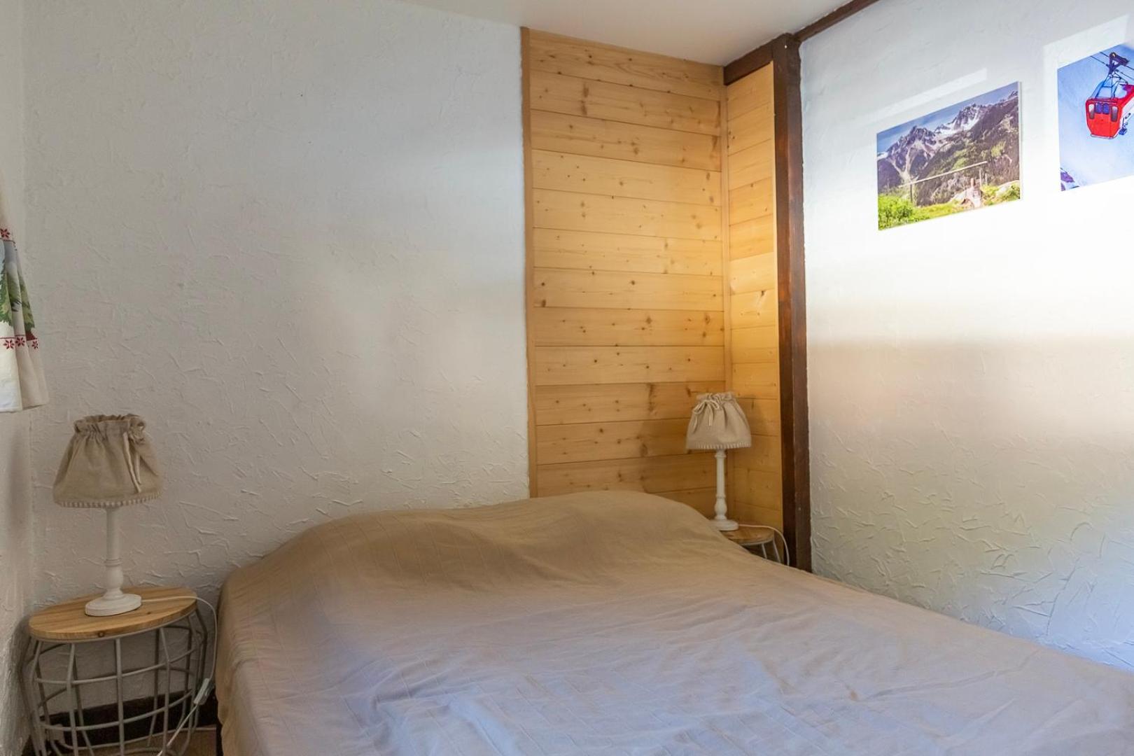 Two-Bedroom Apartment - Photo 2