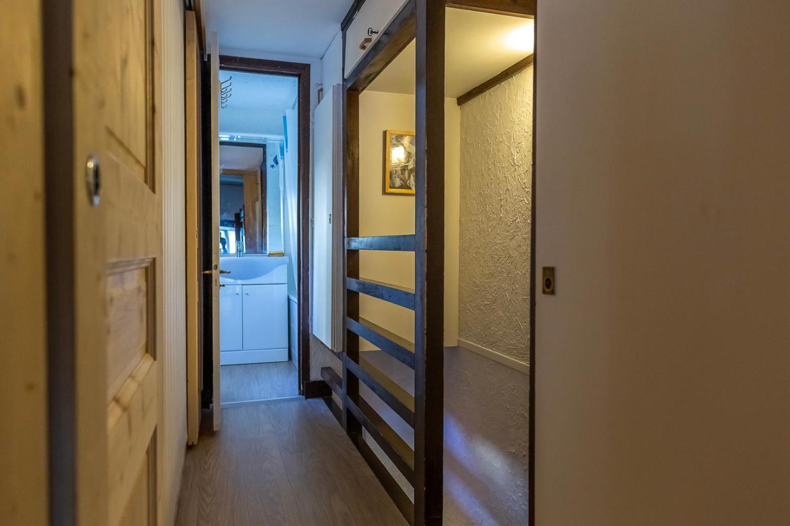 Two-Bedroom Apartment - Photo 5