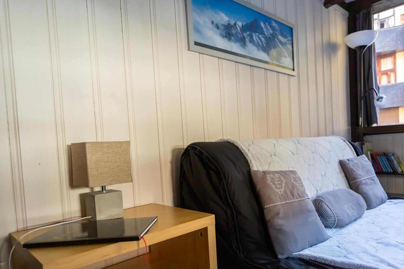 Two-Bedroom Apartment - Photo 8