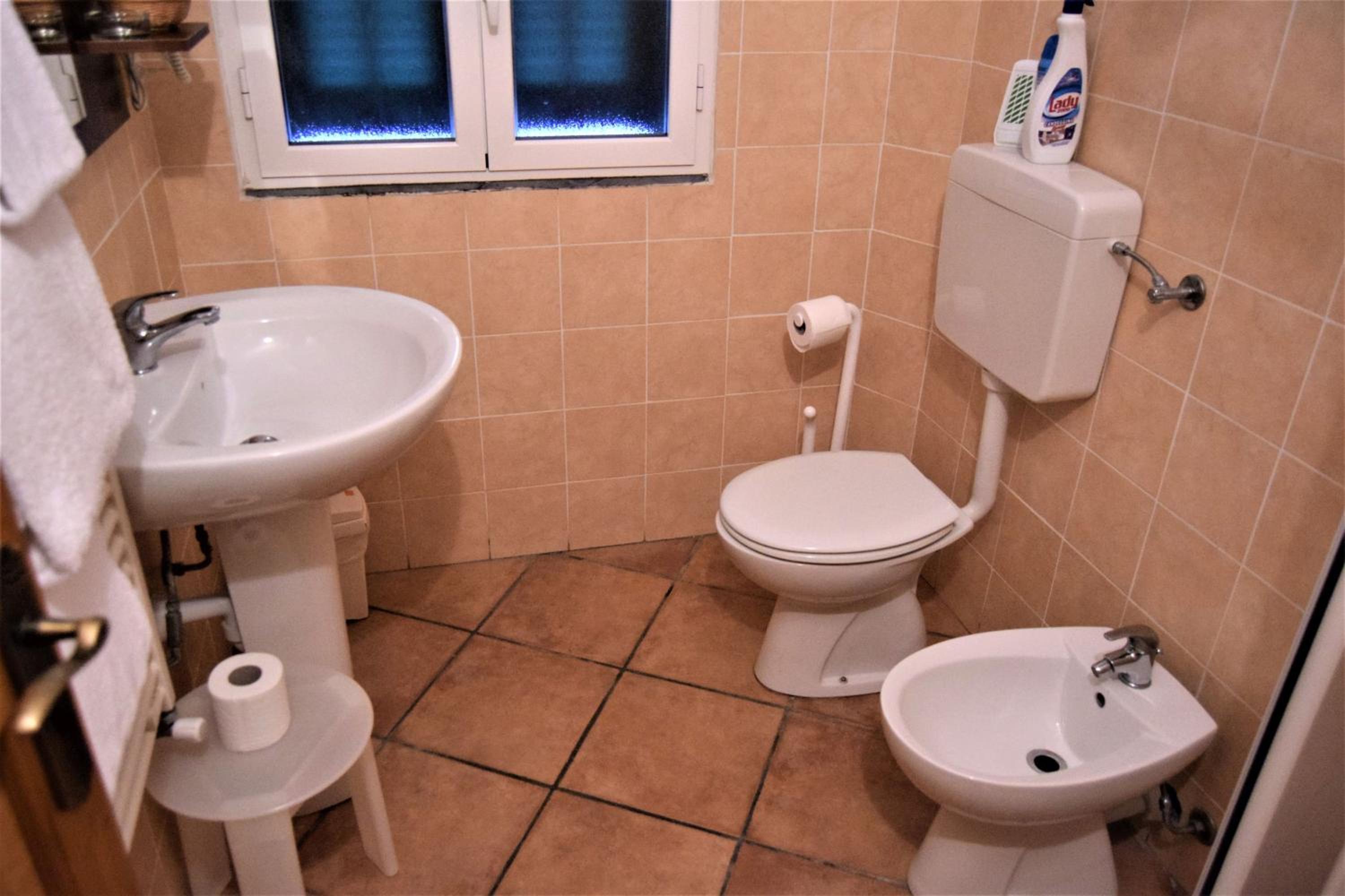 Deluxe Double Room with Extra Bed - Photo 2