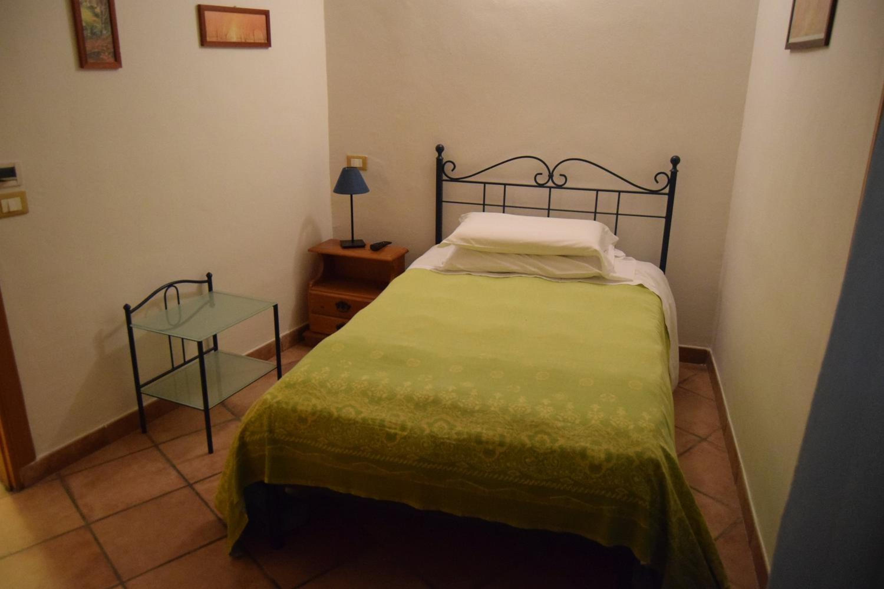 Single Room photo 2
