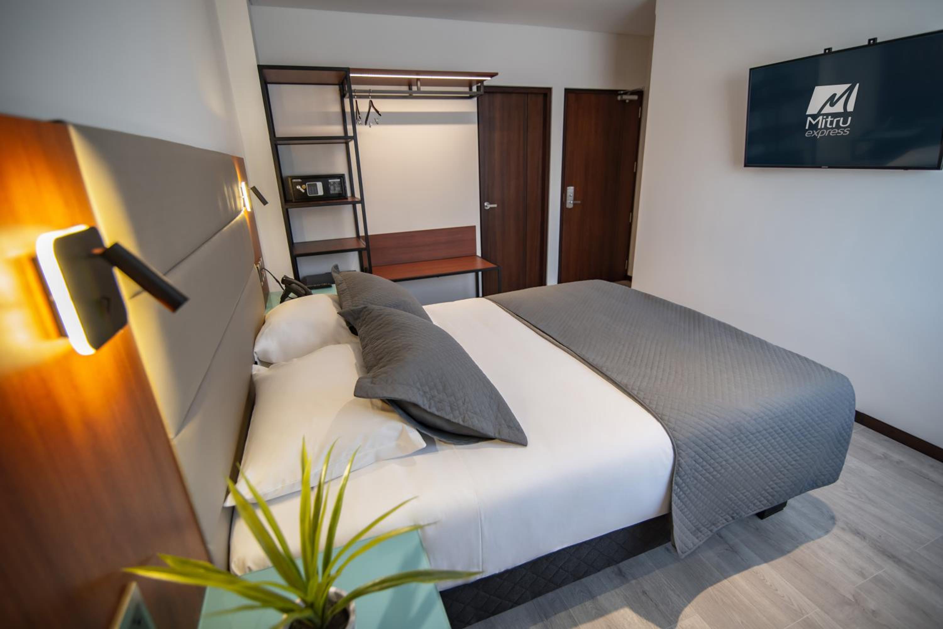 Queen Room