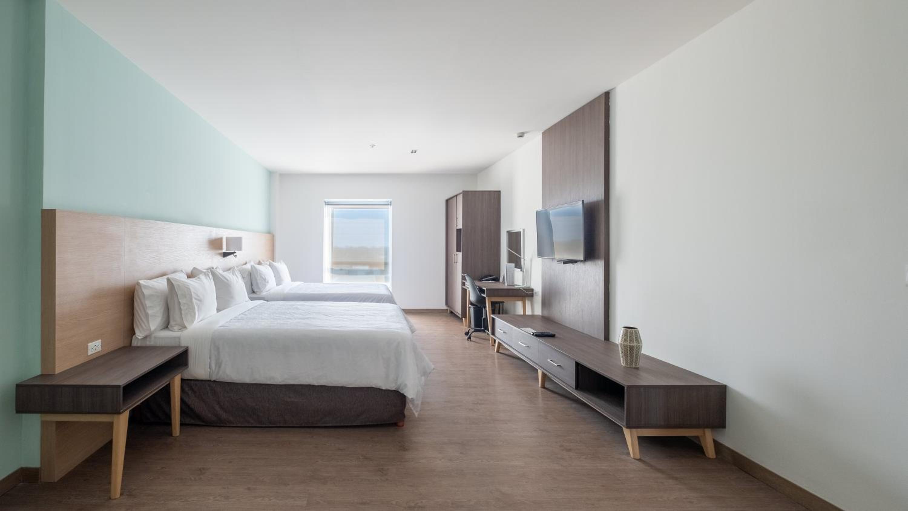 One-Bedroom Suite with Two Queen Beds photo 1