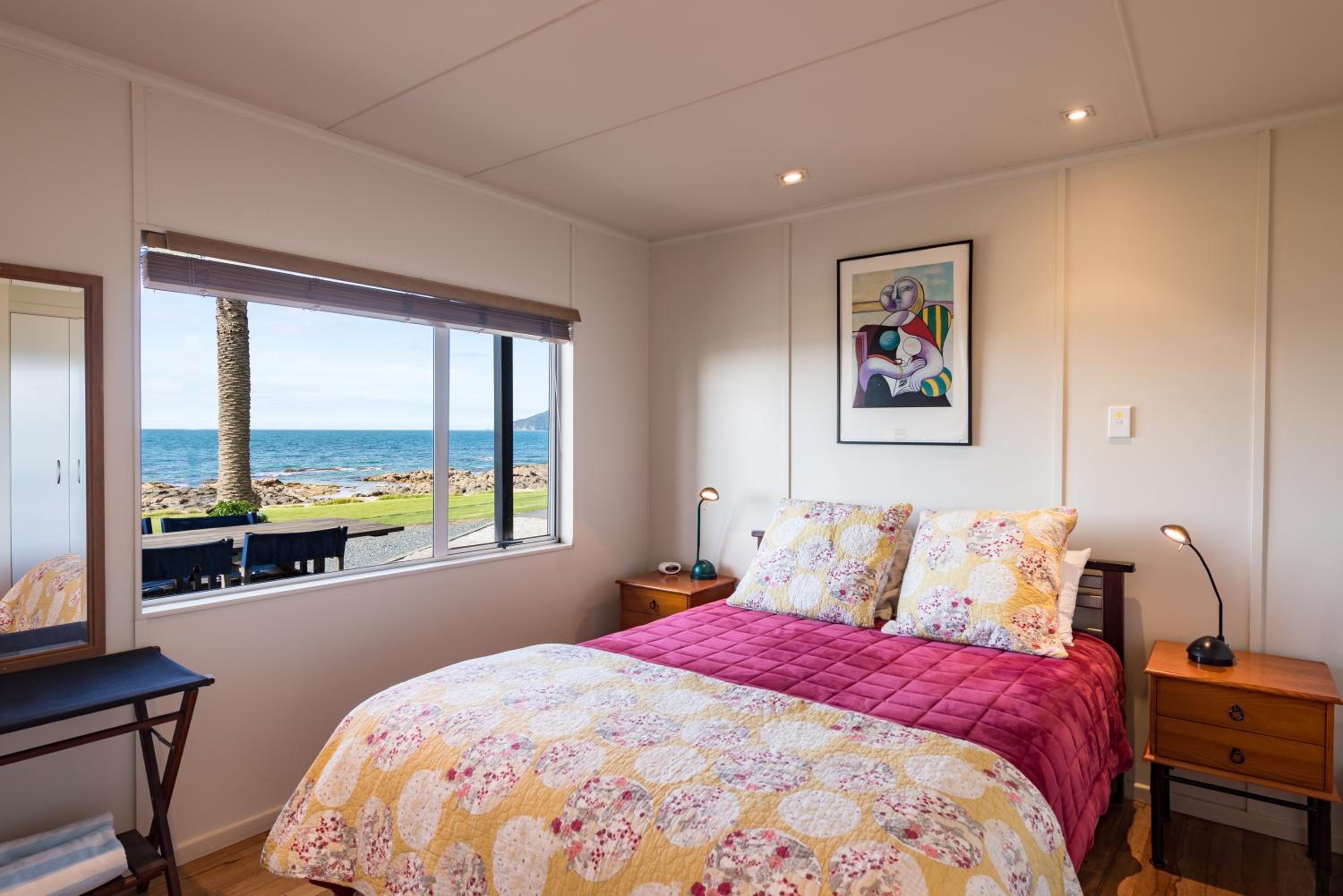 Beachfront Two-Bedroom Apartment - Phenix Red photo 3