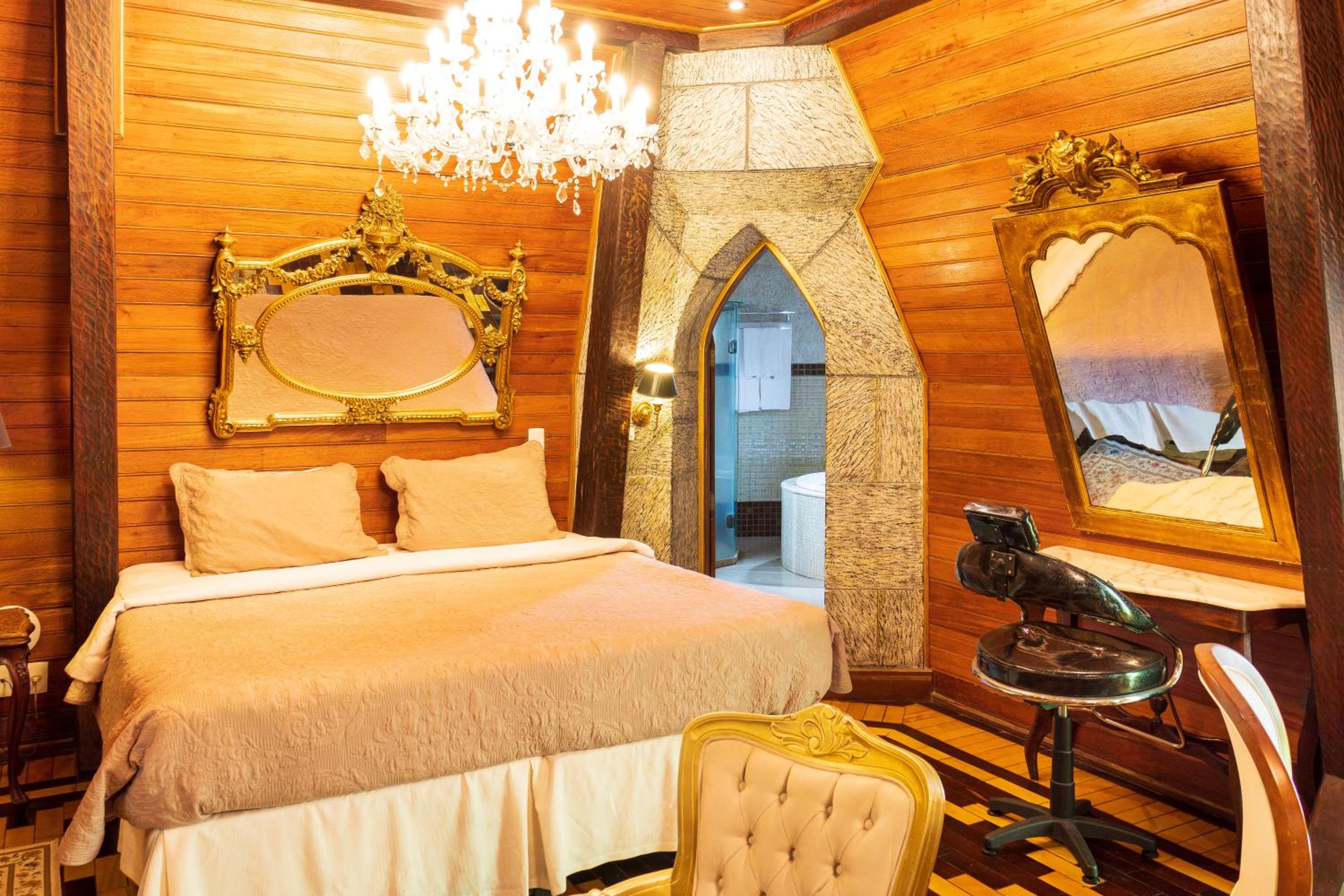 Luxury Suite - Imperial Suite