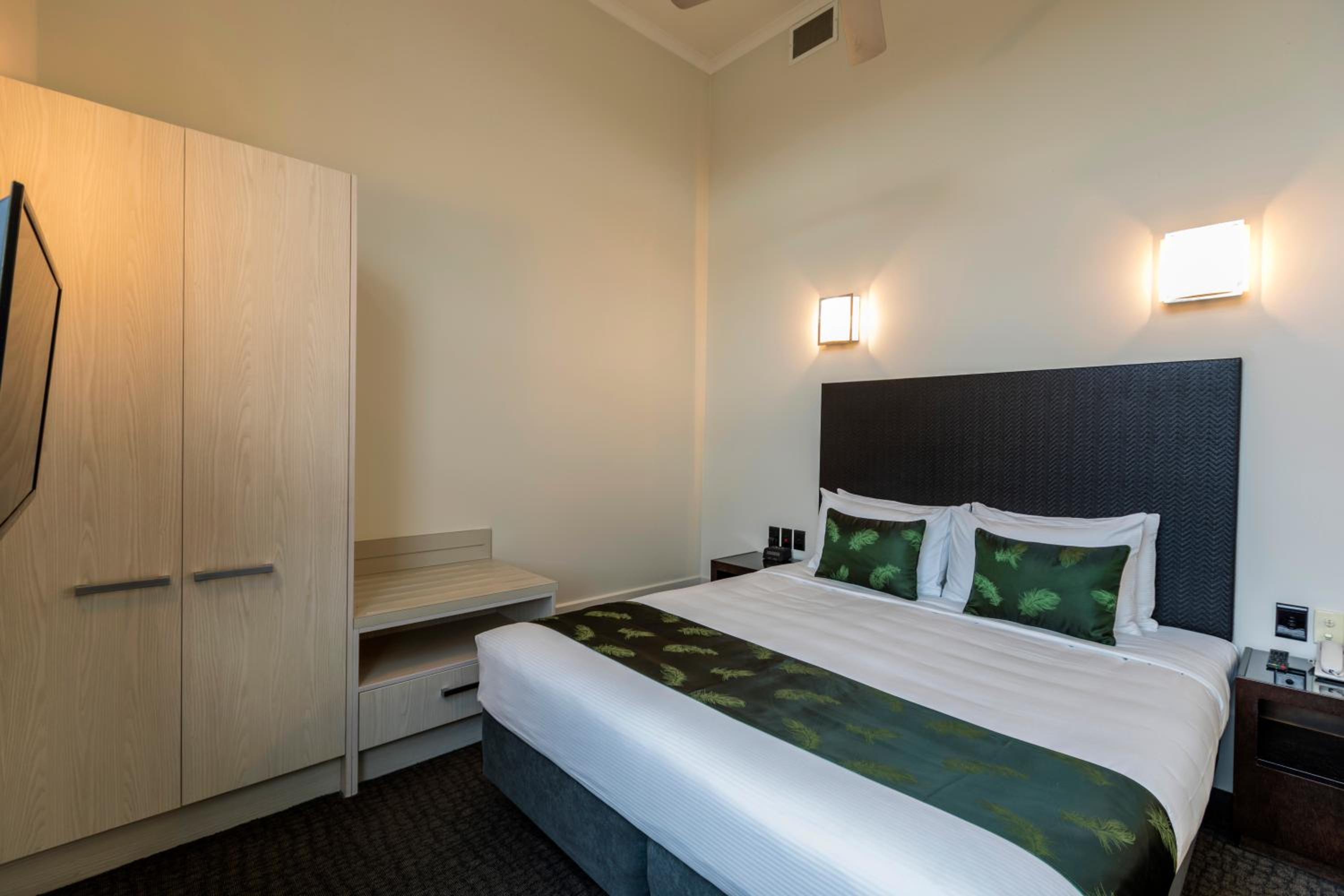One-Bedroom Apartment - Photo 14