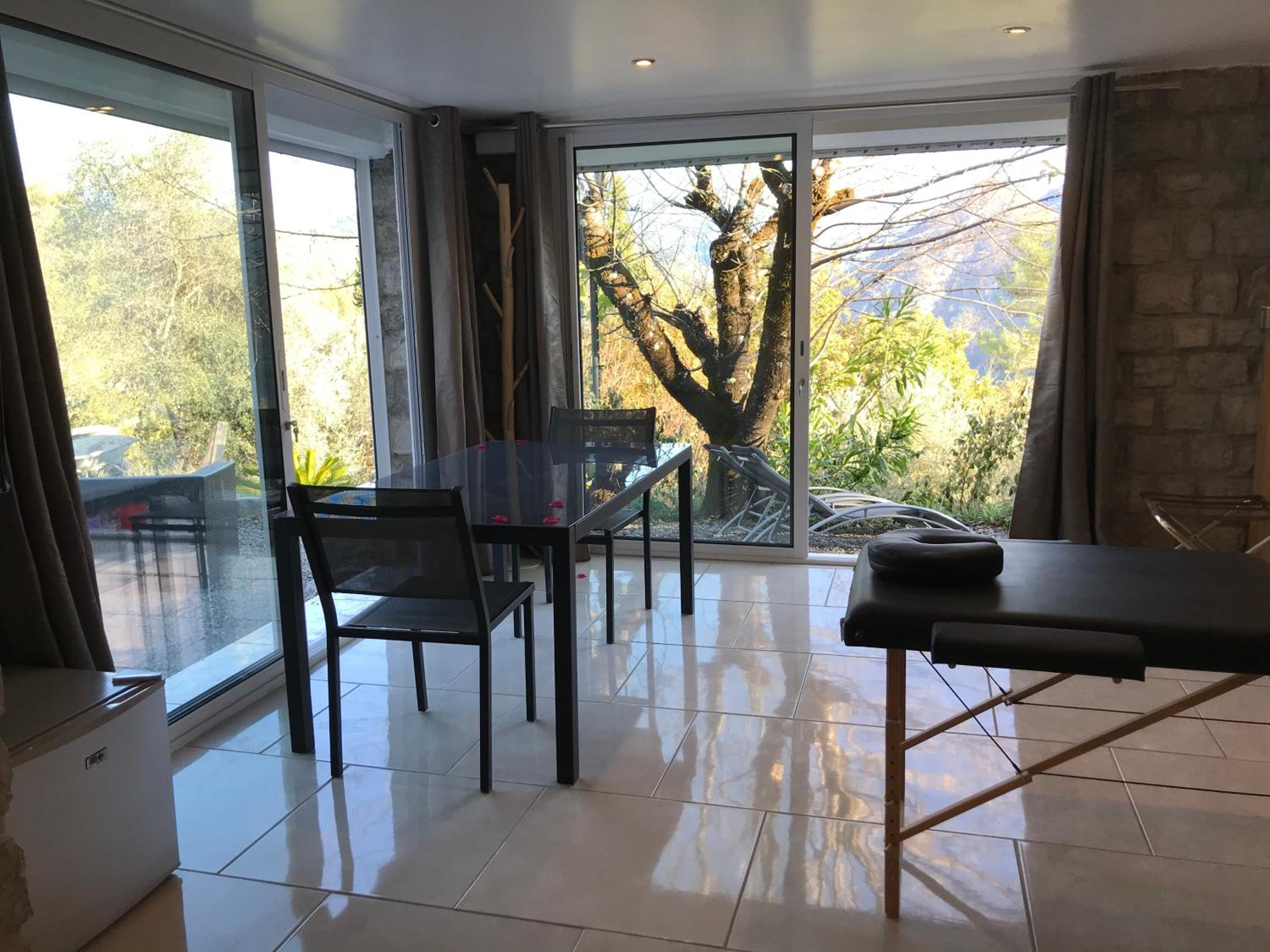 Suite with Mountain View photo 2