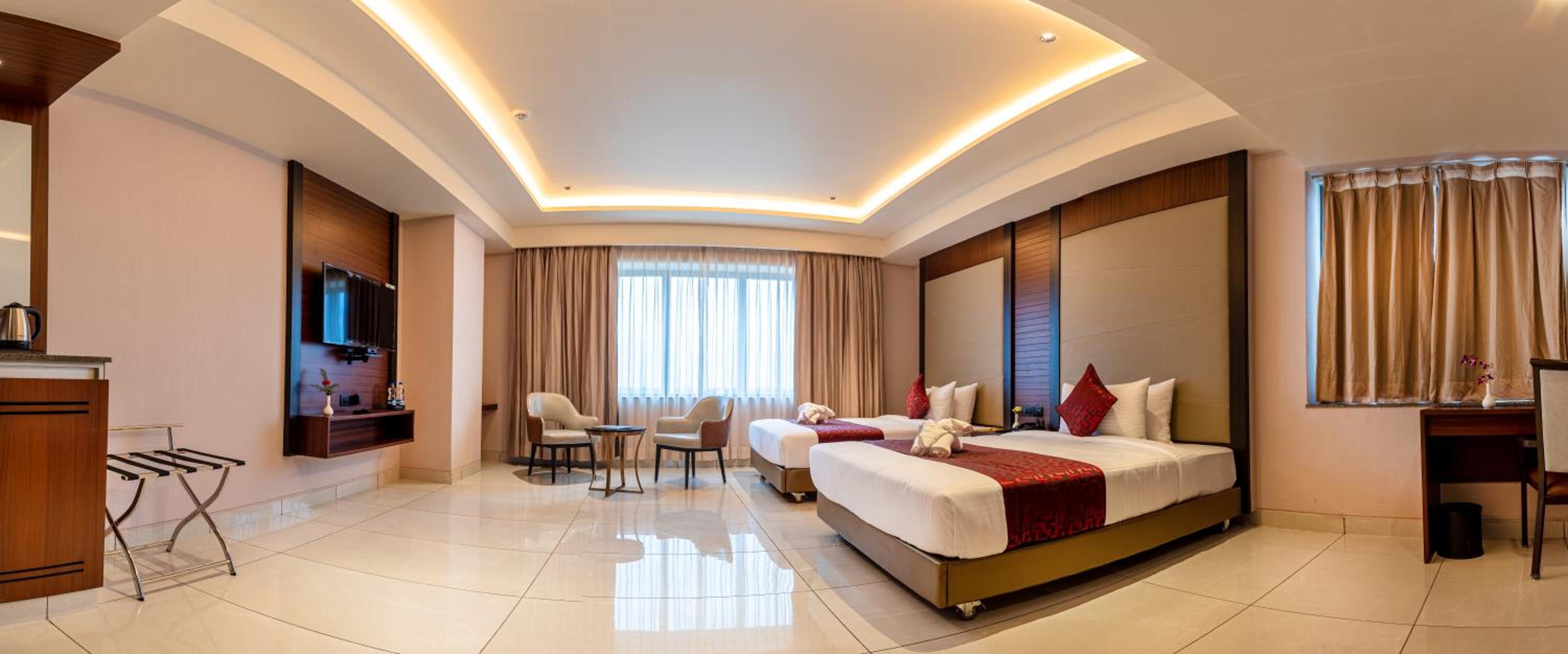 Superior room with city view