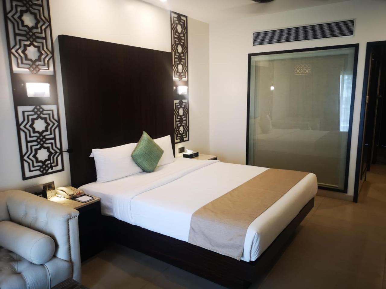 One-bedroom Suite with Ocean View - Non-Smoking photo 2