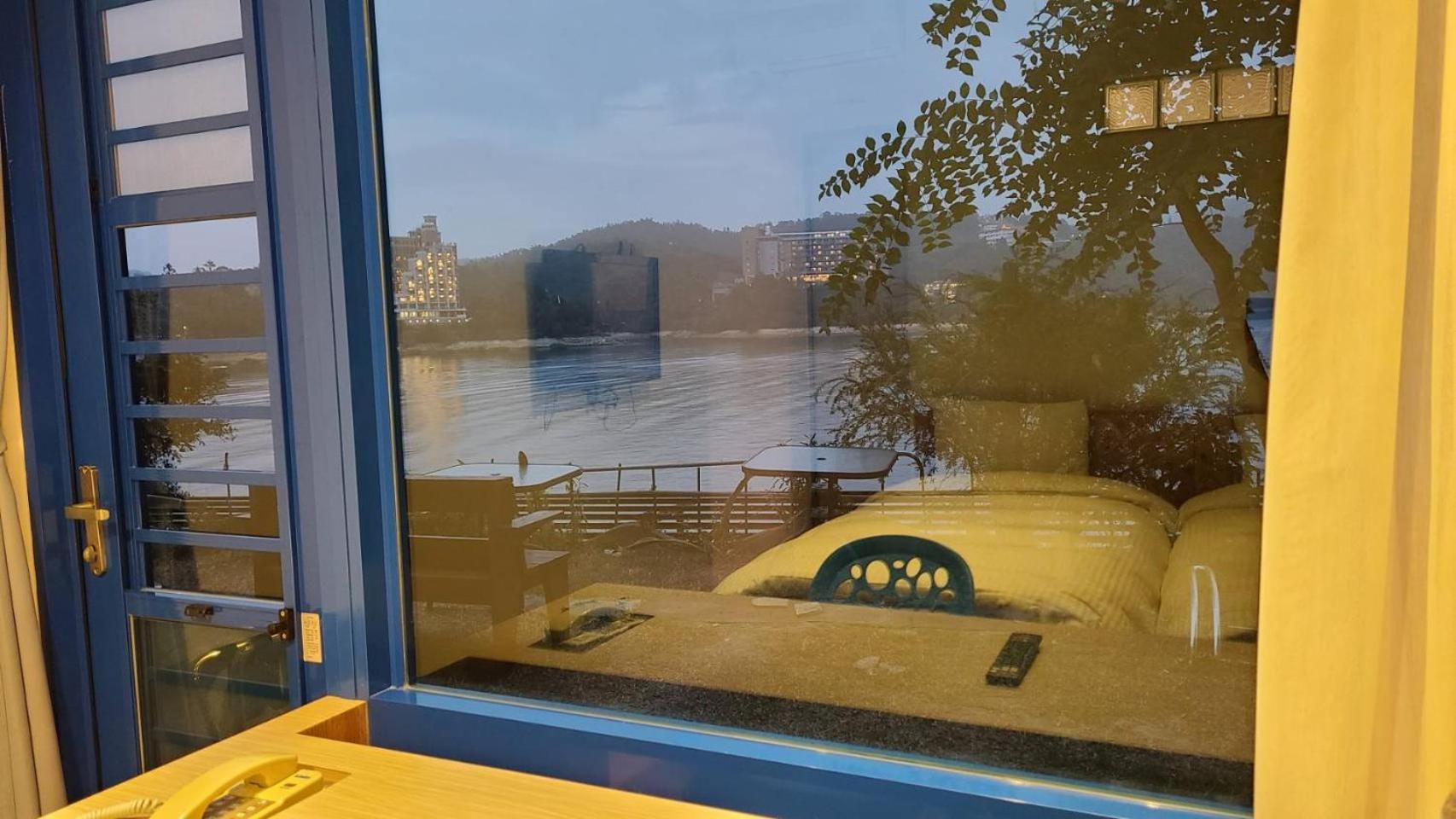 Twin Room with Lake View photo 3