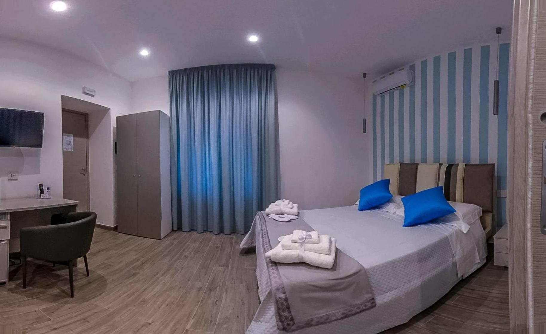 Deluxe Double Room photo 2