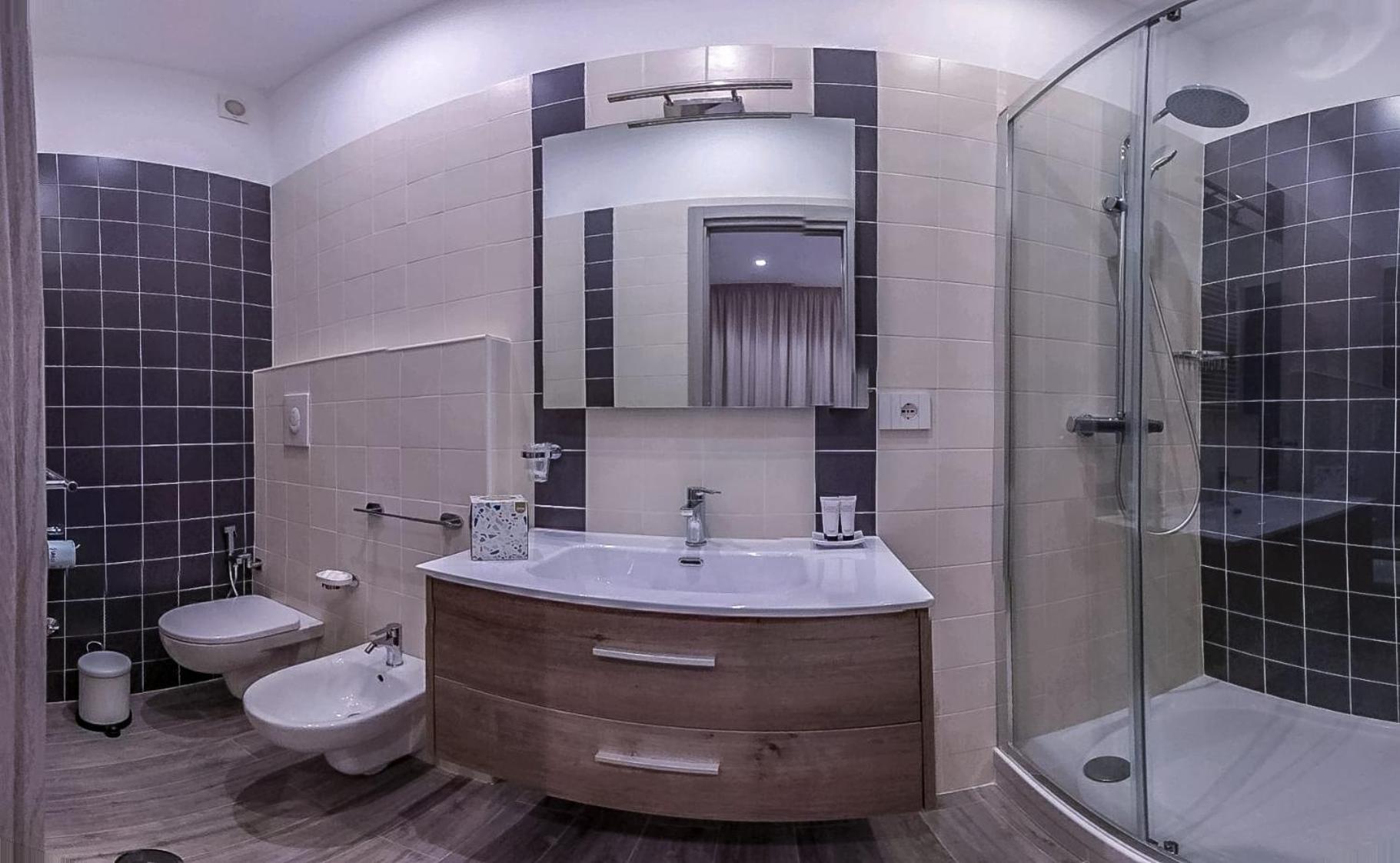 Double Room with Private Bathroom photo 2