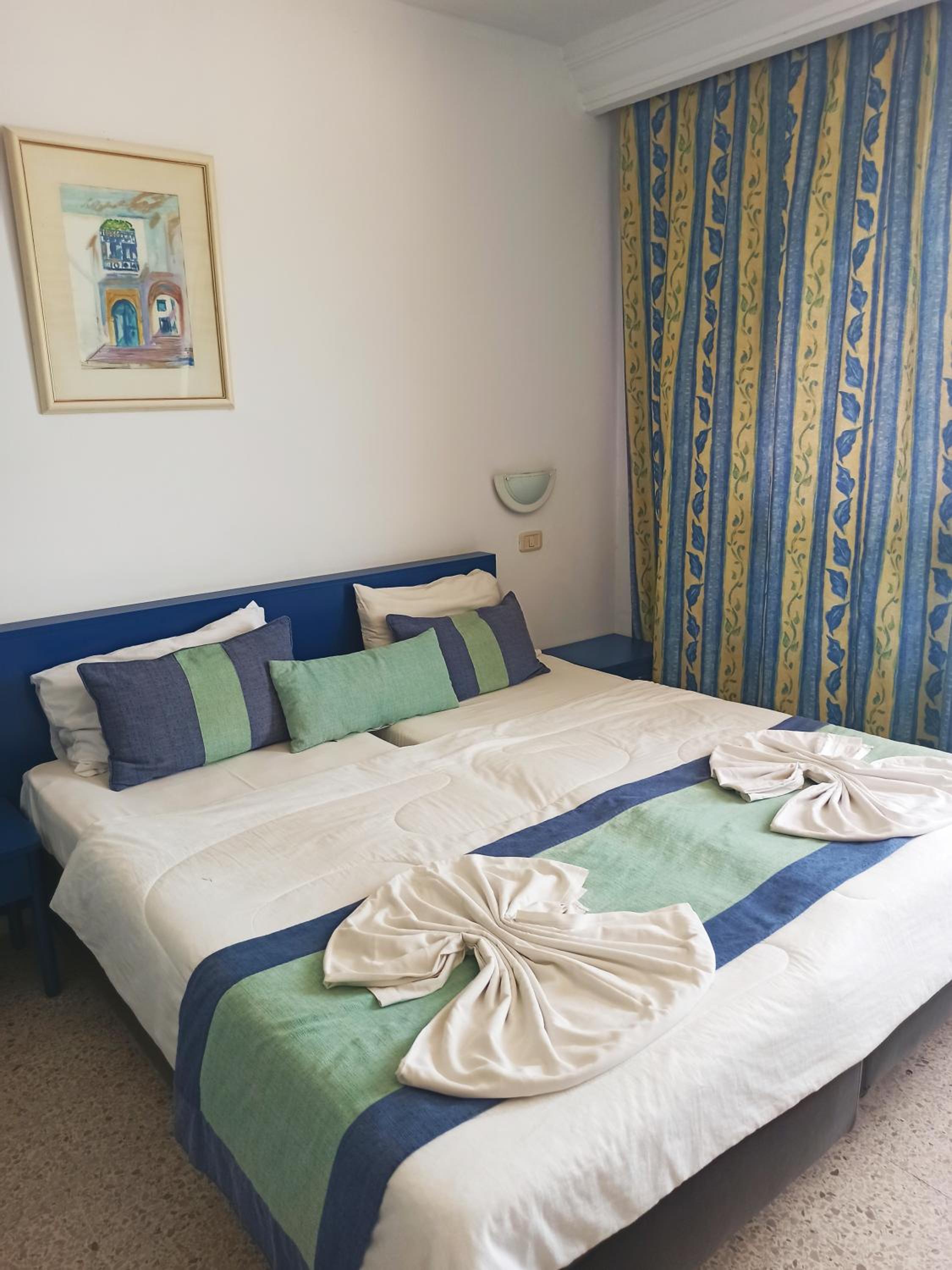 Double Room - Photo 12