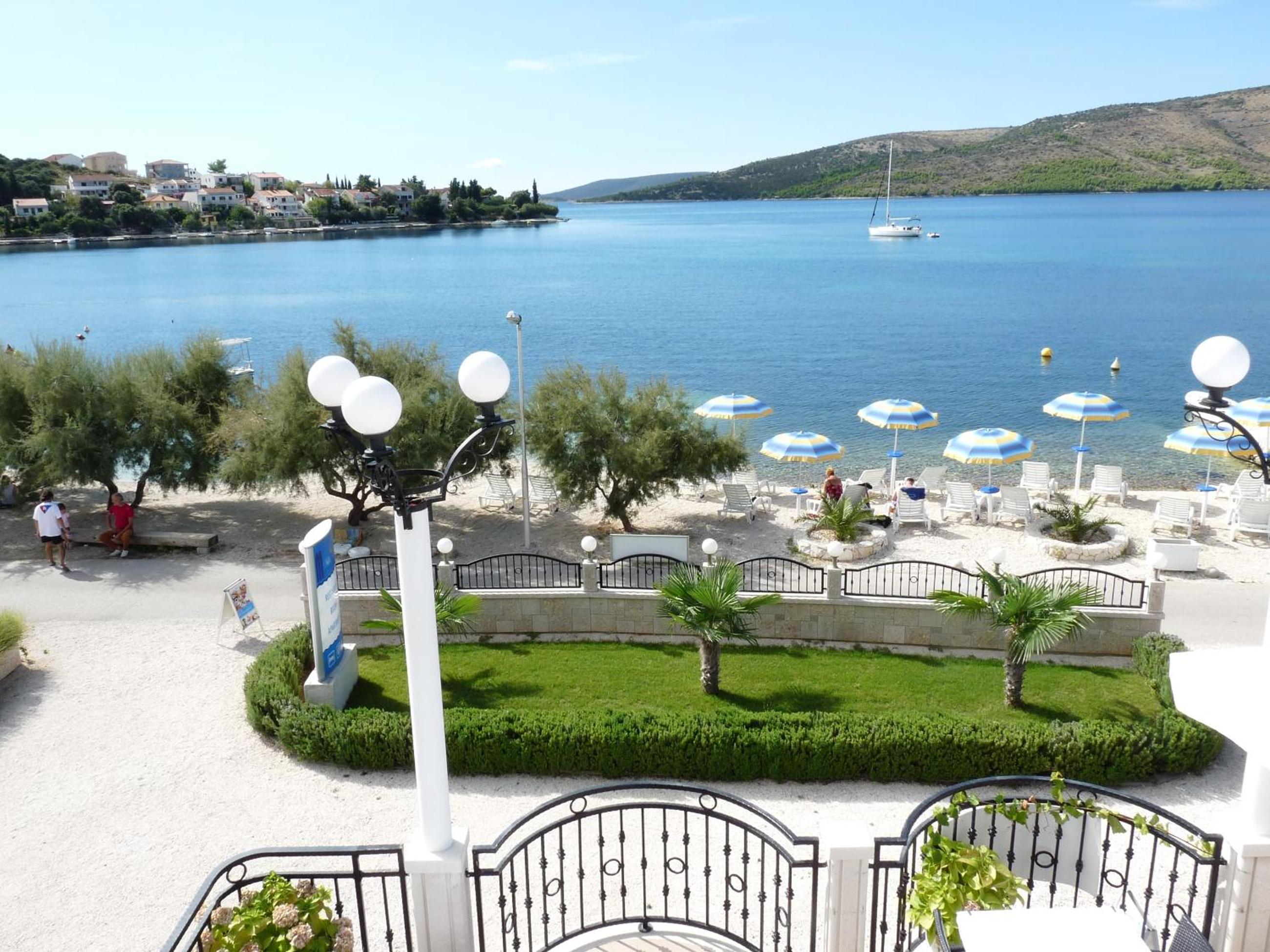 Superior Penthouse Apartment with Sea View photo 2