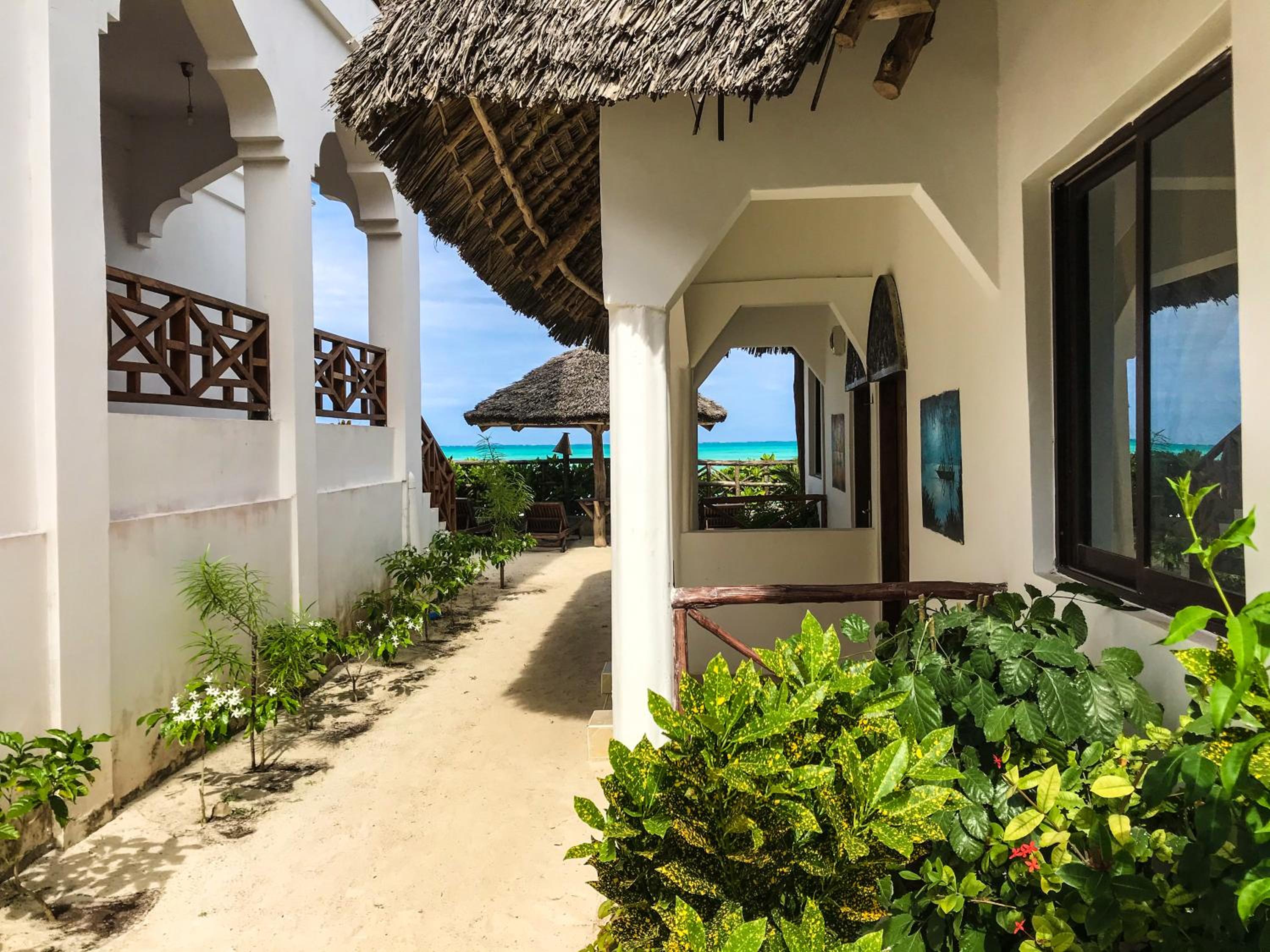 Deluxe Double Room with Side Sea View