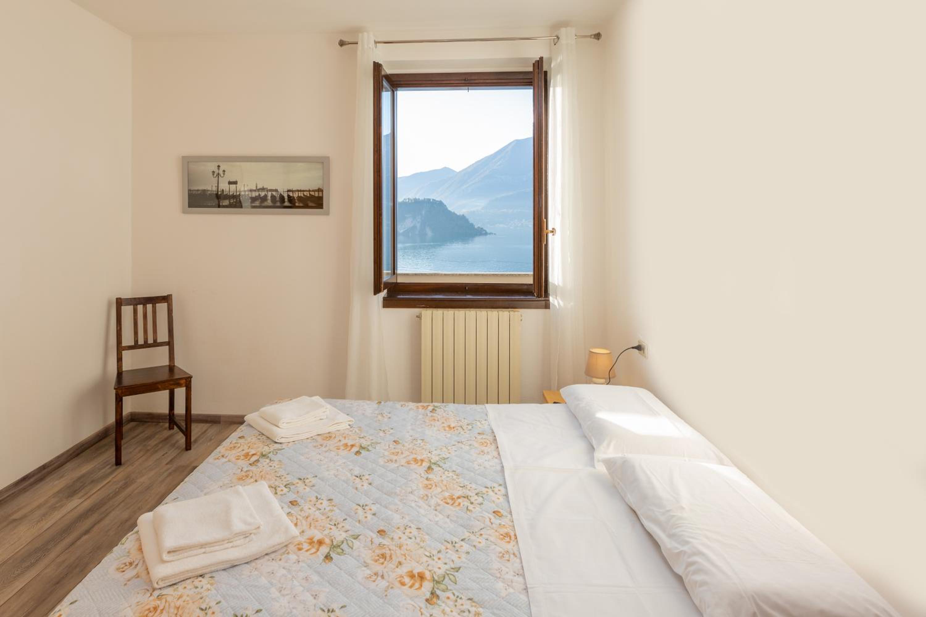 One-Bedroom Apartment with Balcony photo 1