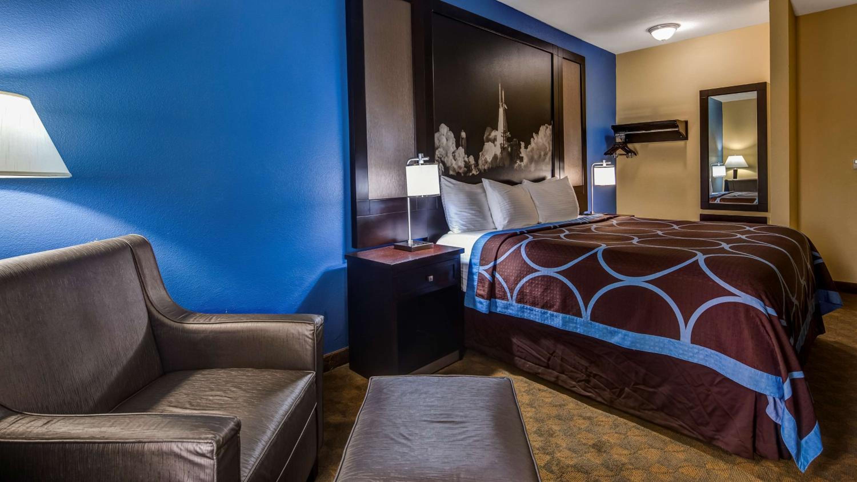 King Room with Walk-in Shower - Disability Access - Photo 5