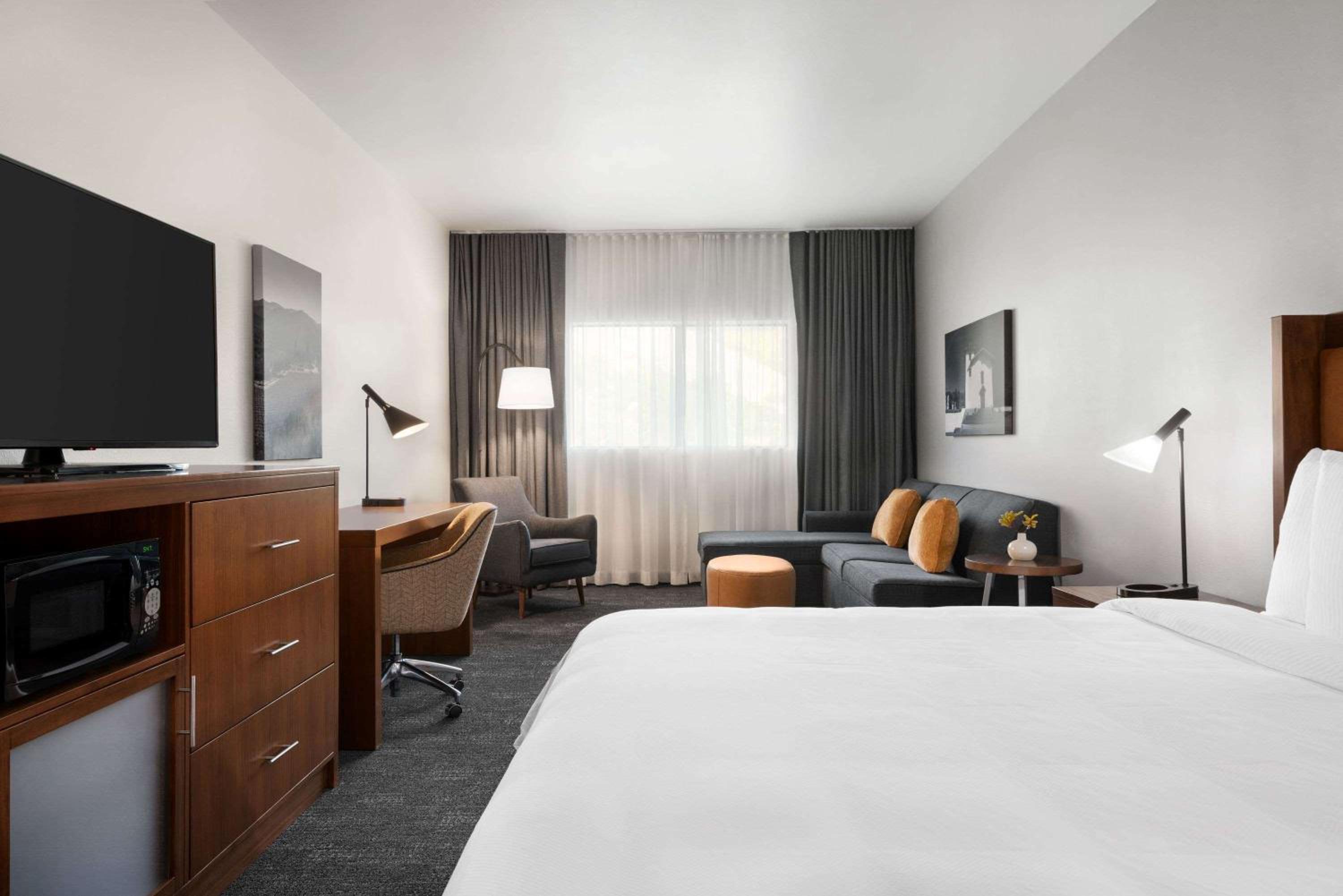 Executive King Room - Non-Smoking photo 2