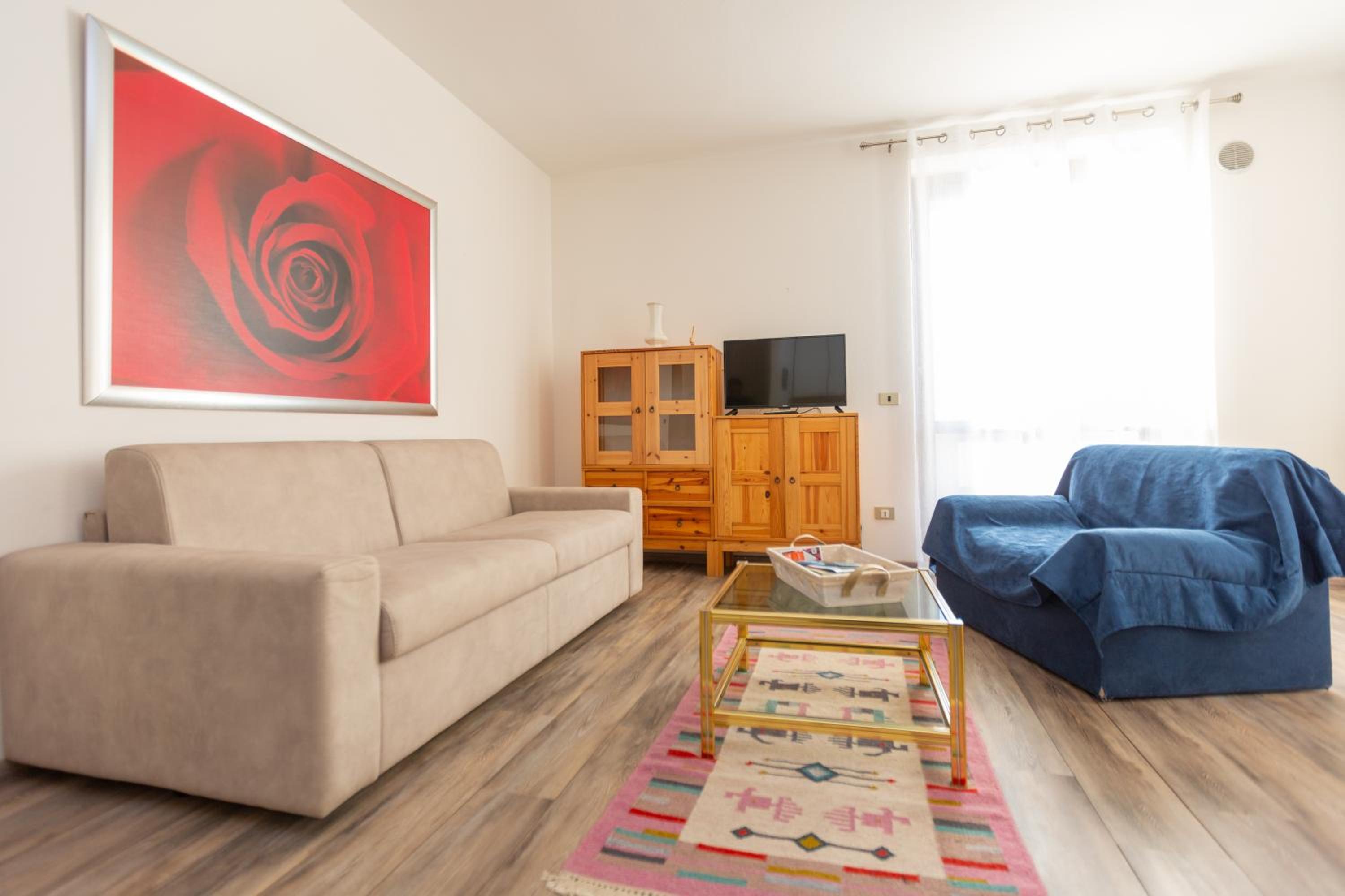 One-Bedroom Apartment with Balcony photo 3