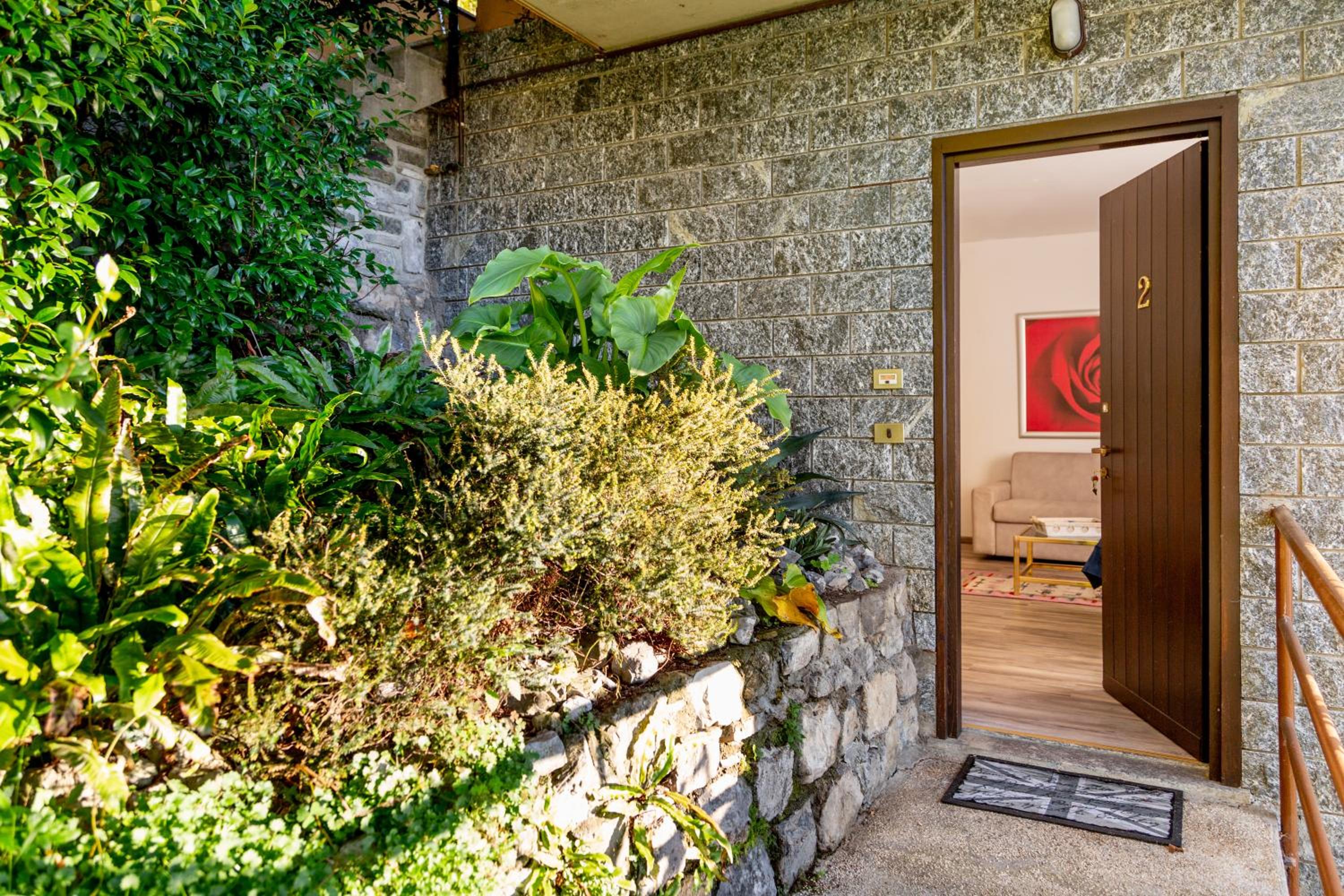 One-Bedroom Apartment with Balcony photo 2