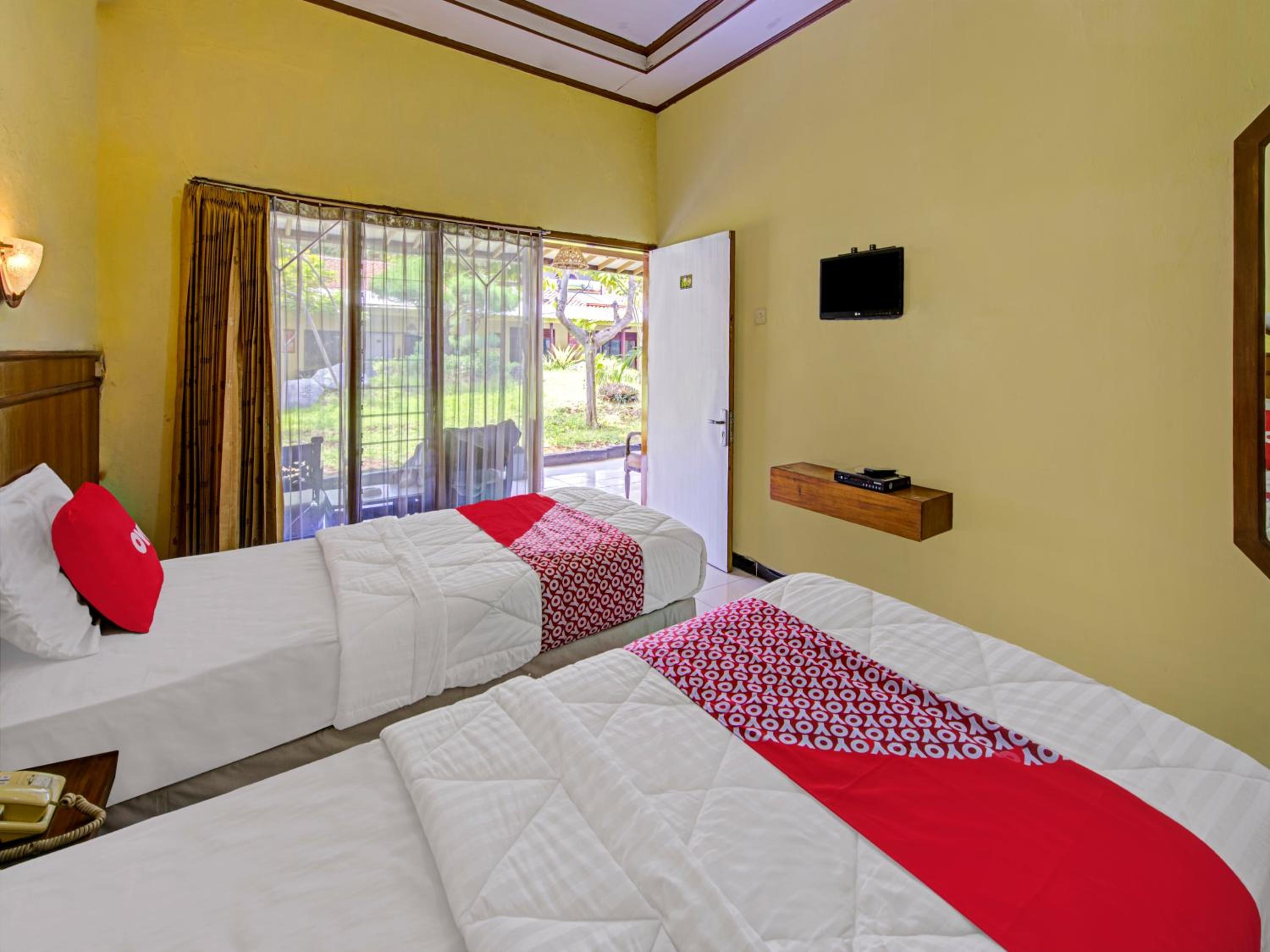 Standard Twin Room - Photo 6