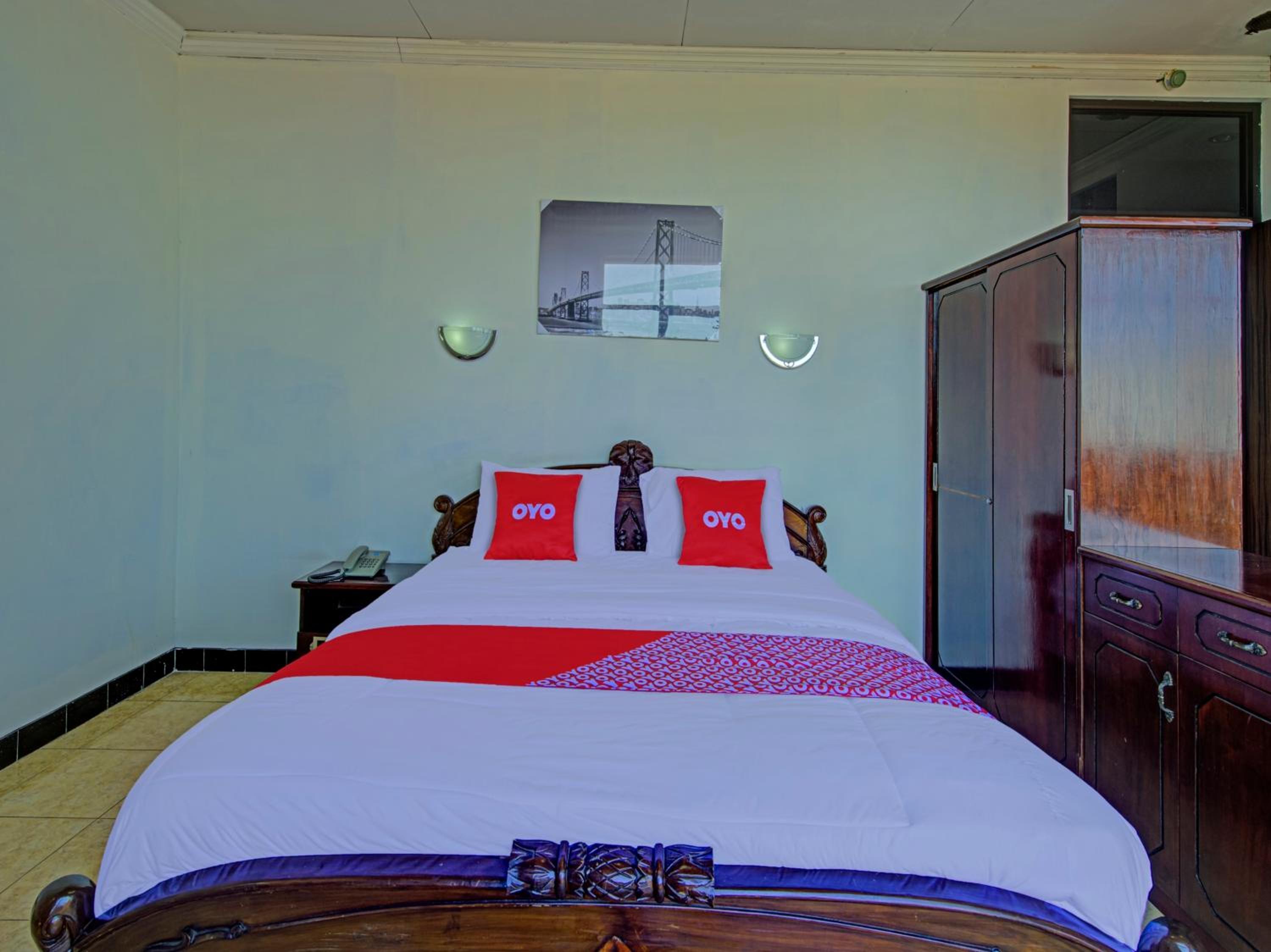 Deluxe Suite - Photo 7