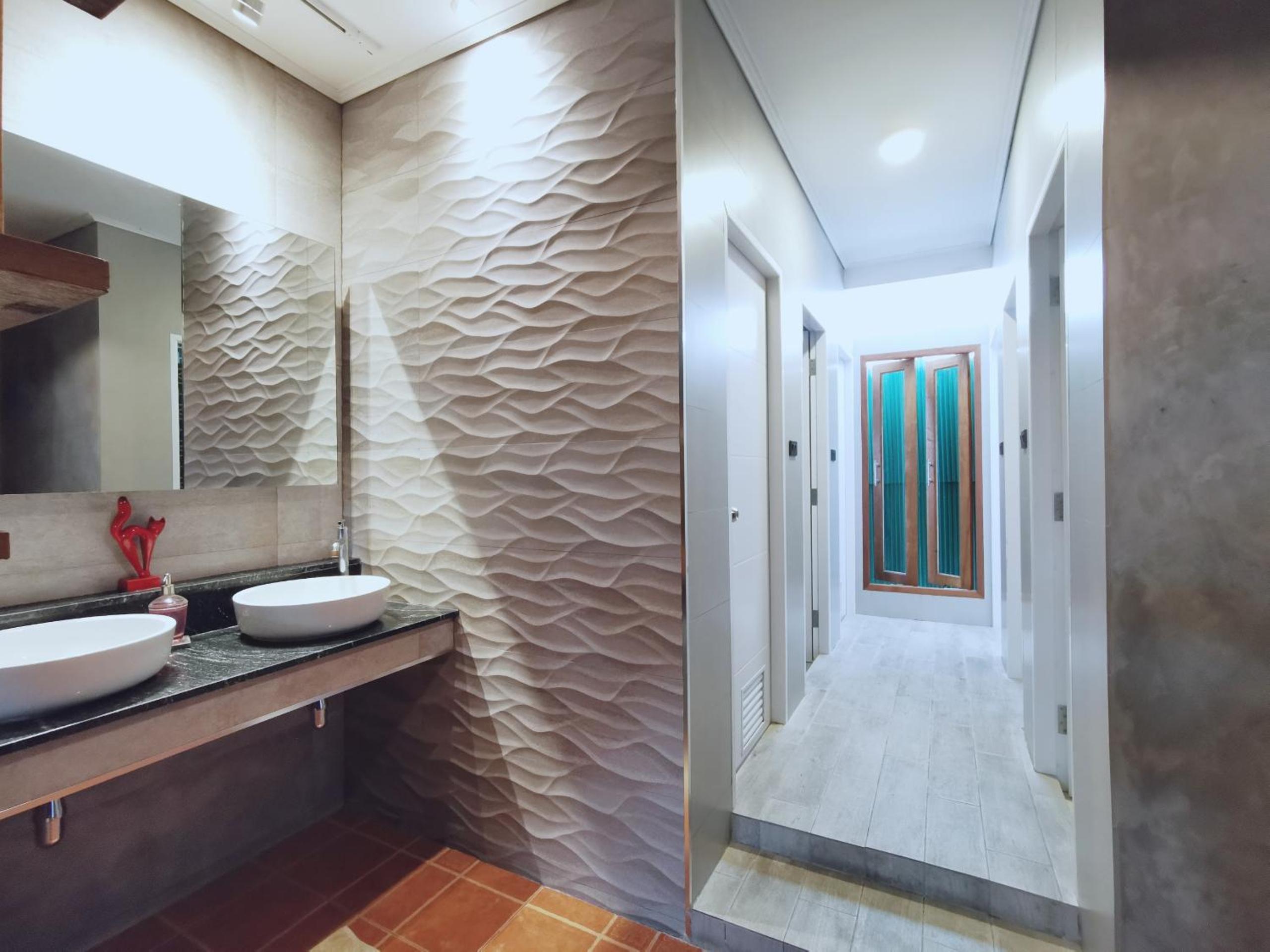 Double Fan Room with Shared Bathroom photo 3