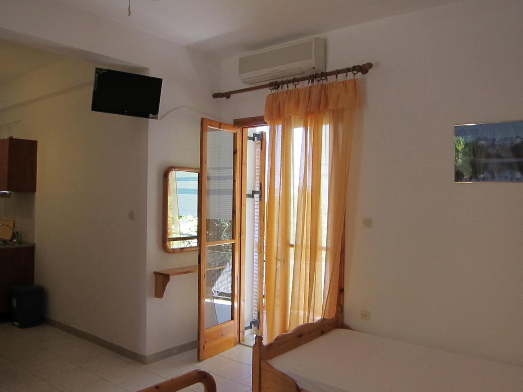 Studio with Sea View photo 1